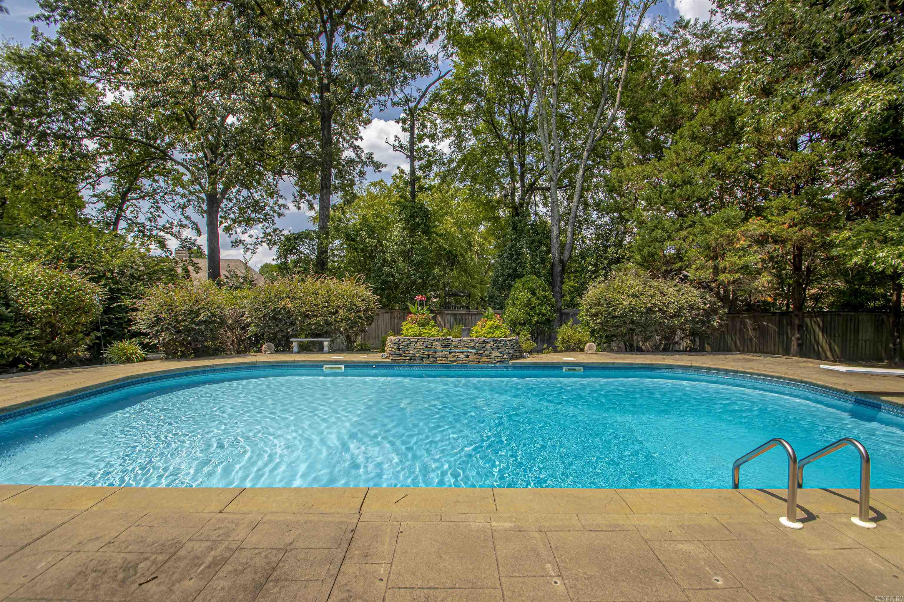 HICKORY CREEK - Residential