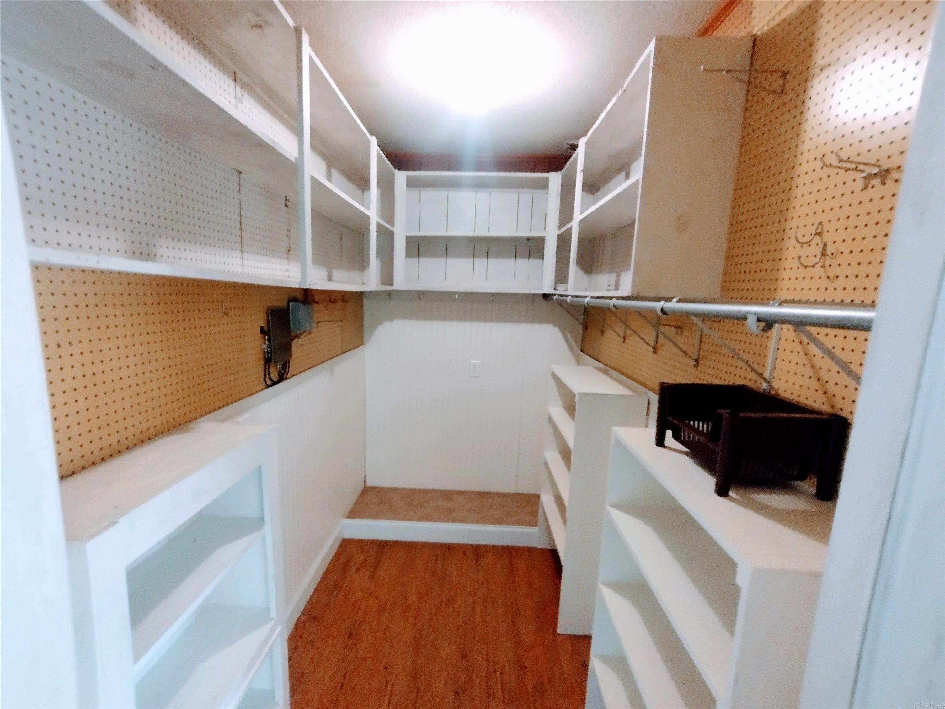 EAST SIDE - Residential