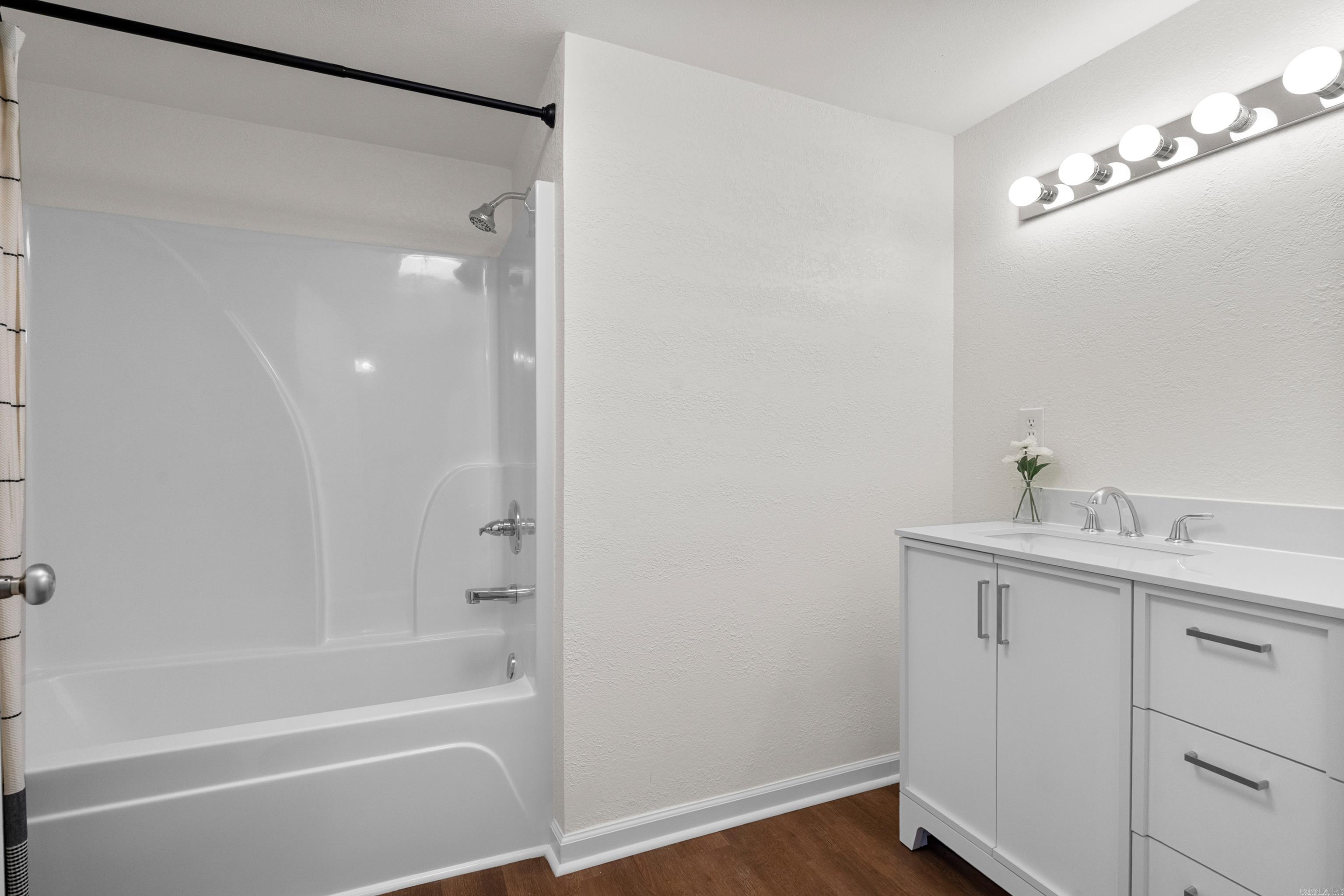 EASTWOOD - Residential