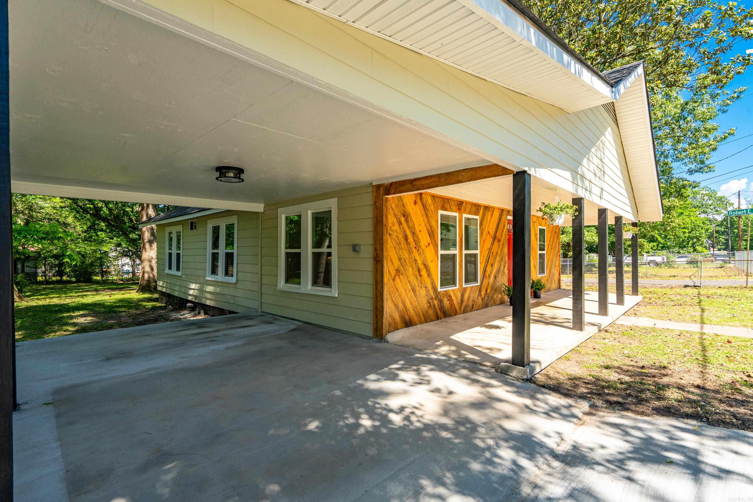 EASTWOOD - Residential