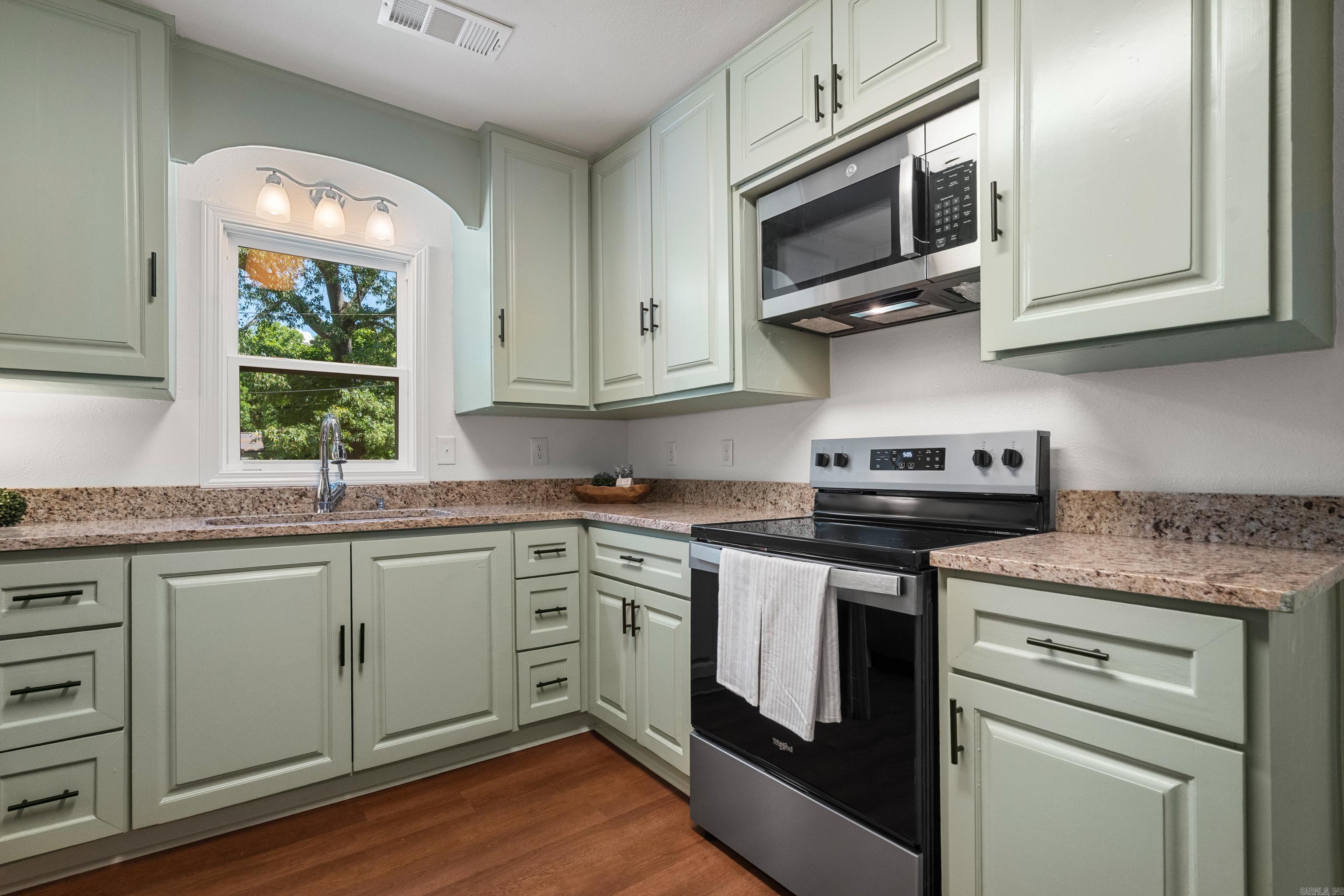 EASTWOOD - Residential