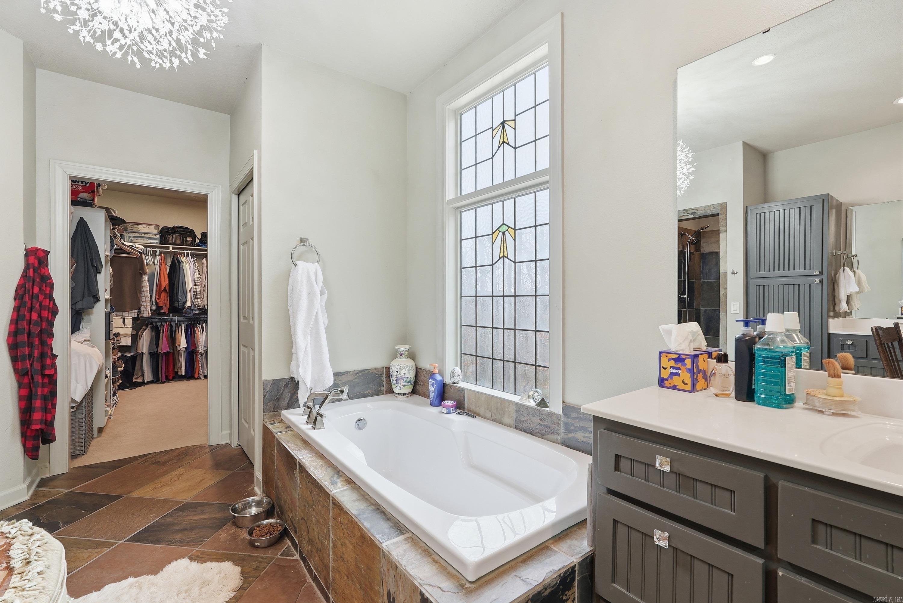 ALTA VISTA - Residential