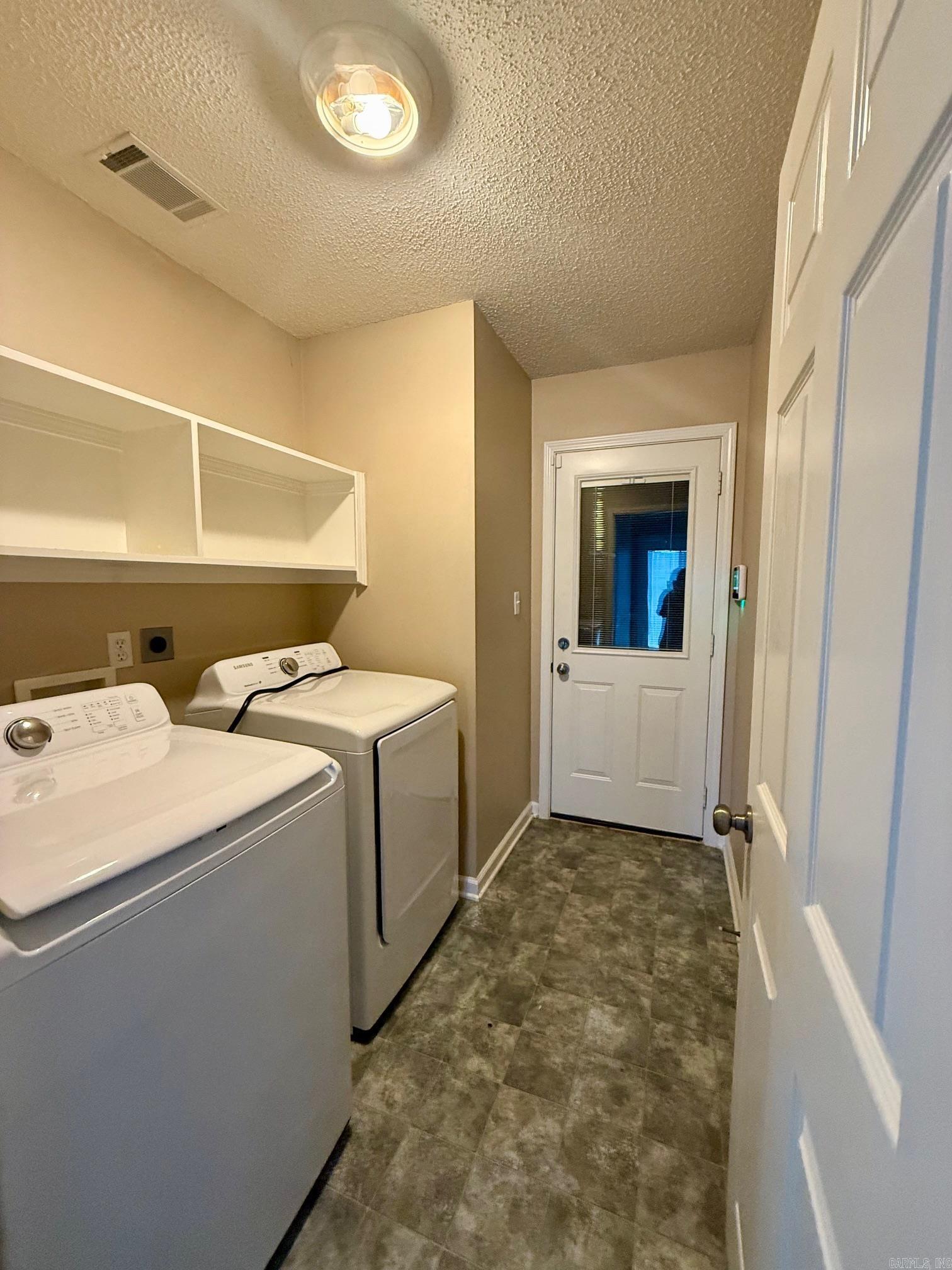 MEADOWLAKE - Residential Lease