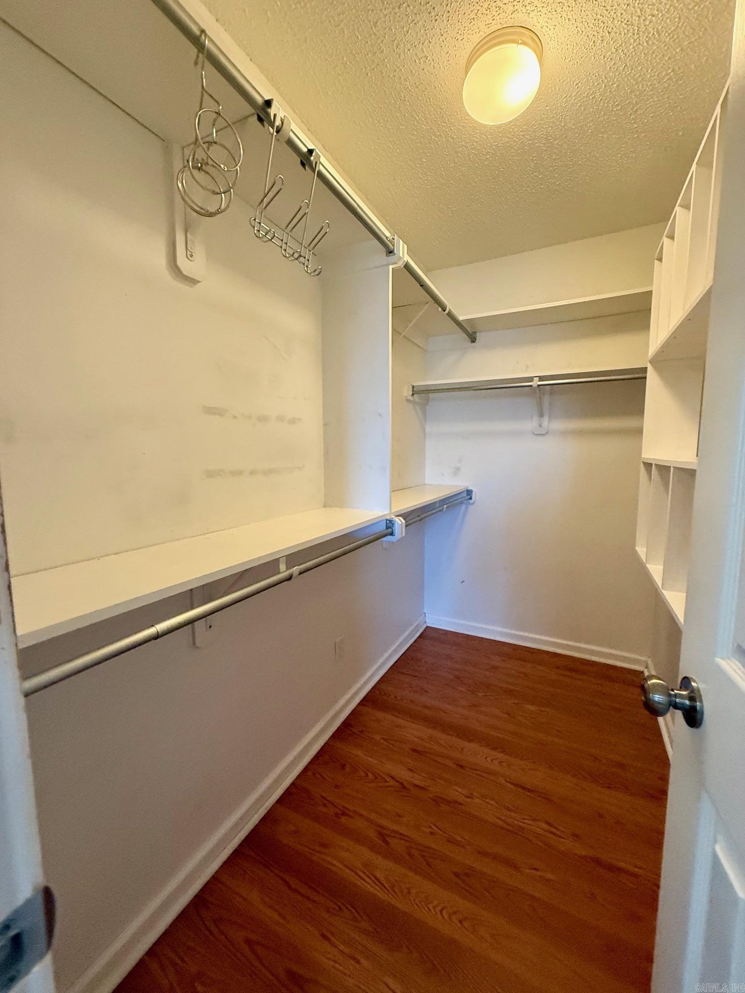 MEADOWLAKE - Residential Lease