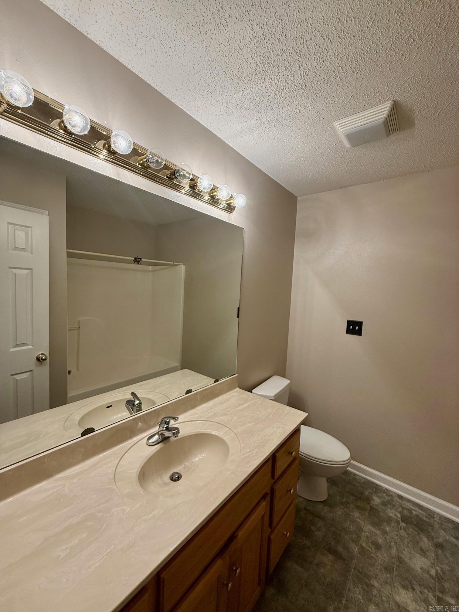 MEADOWLAKE - Residential Lease