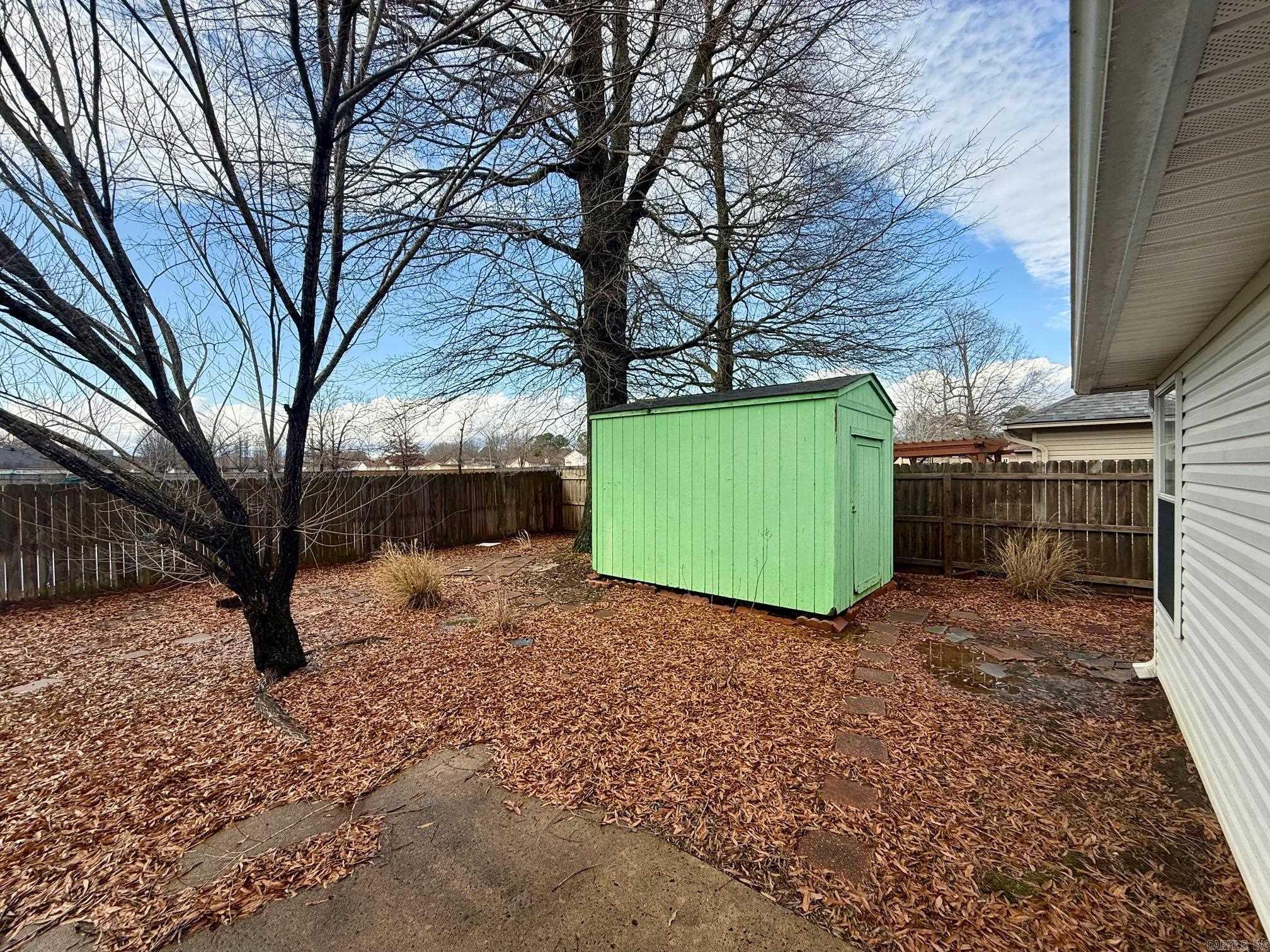 MEADOWLAKE - Residential Lease