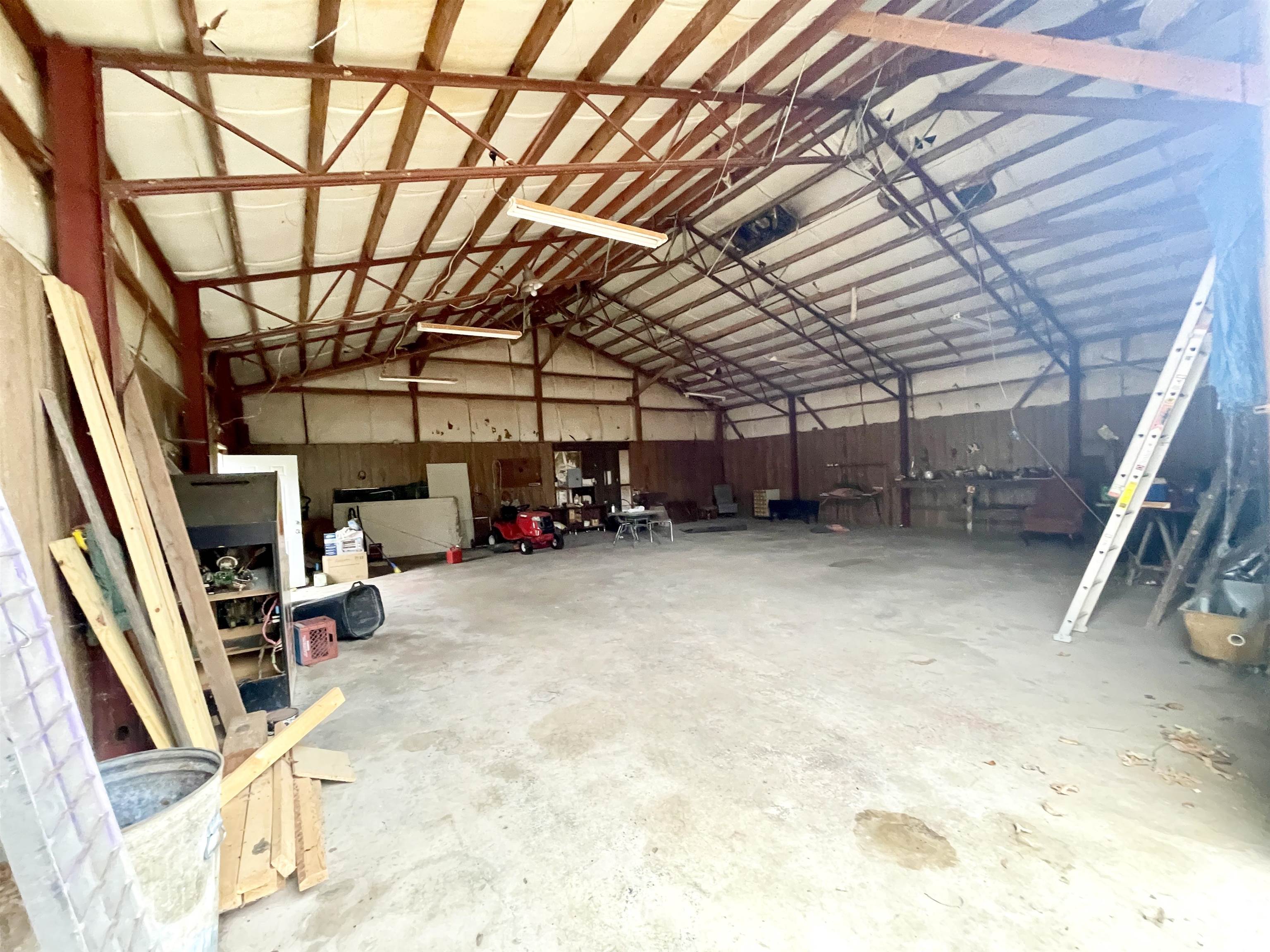 Metes & Bounds - Land