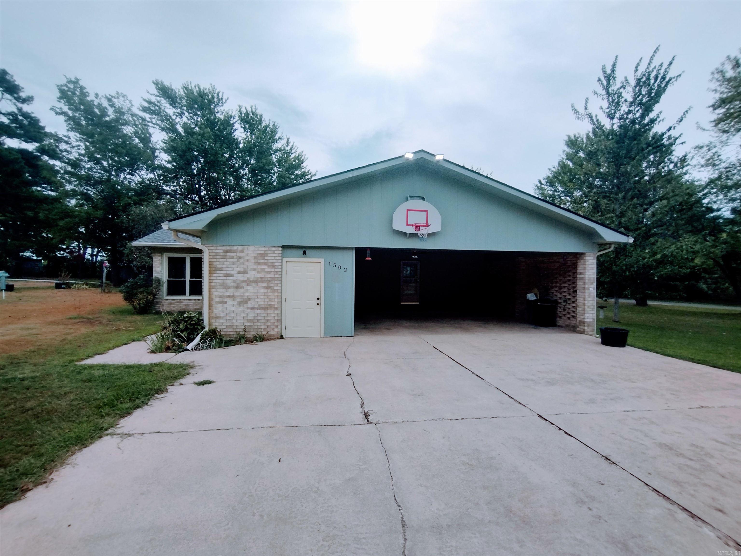 EAST SIDE - Residential