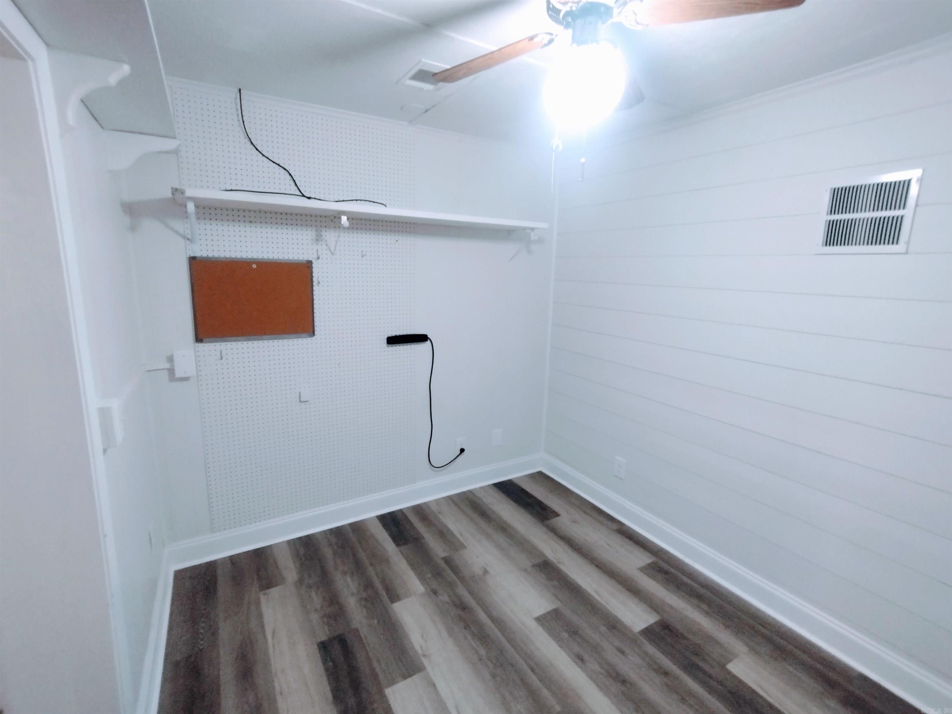 EAST SIDE - Residential