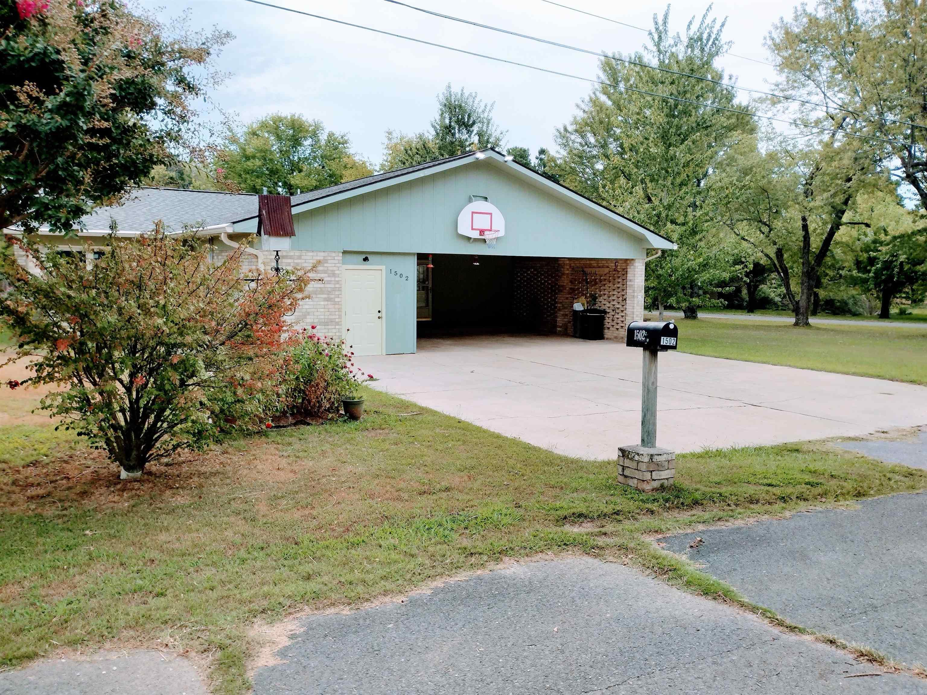 EAST SIDE - Residential