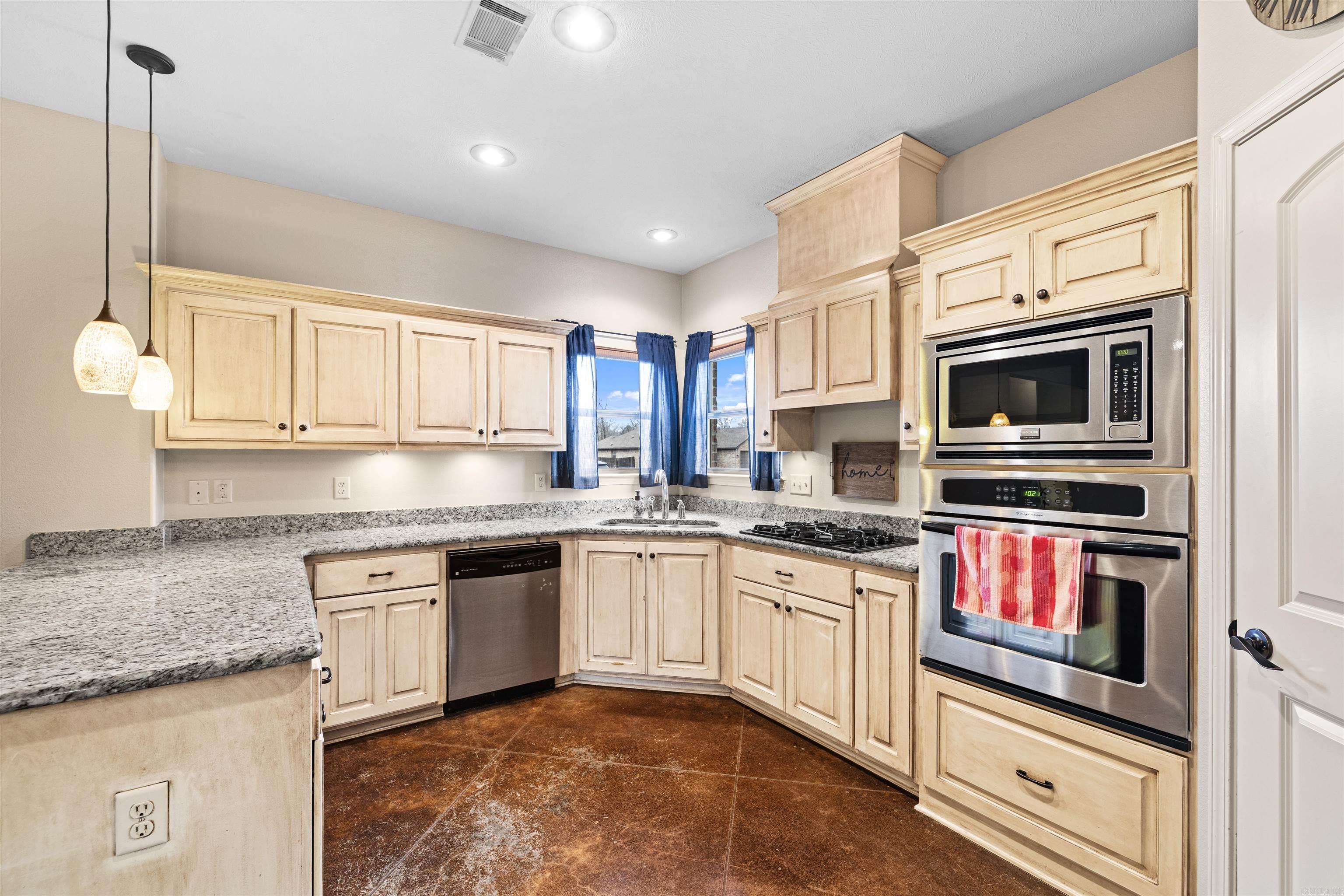 SAGEBRUSH COVE - Residential