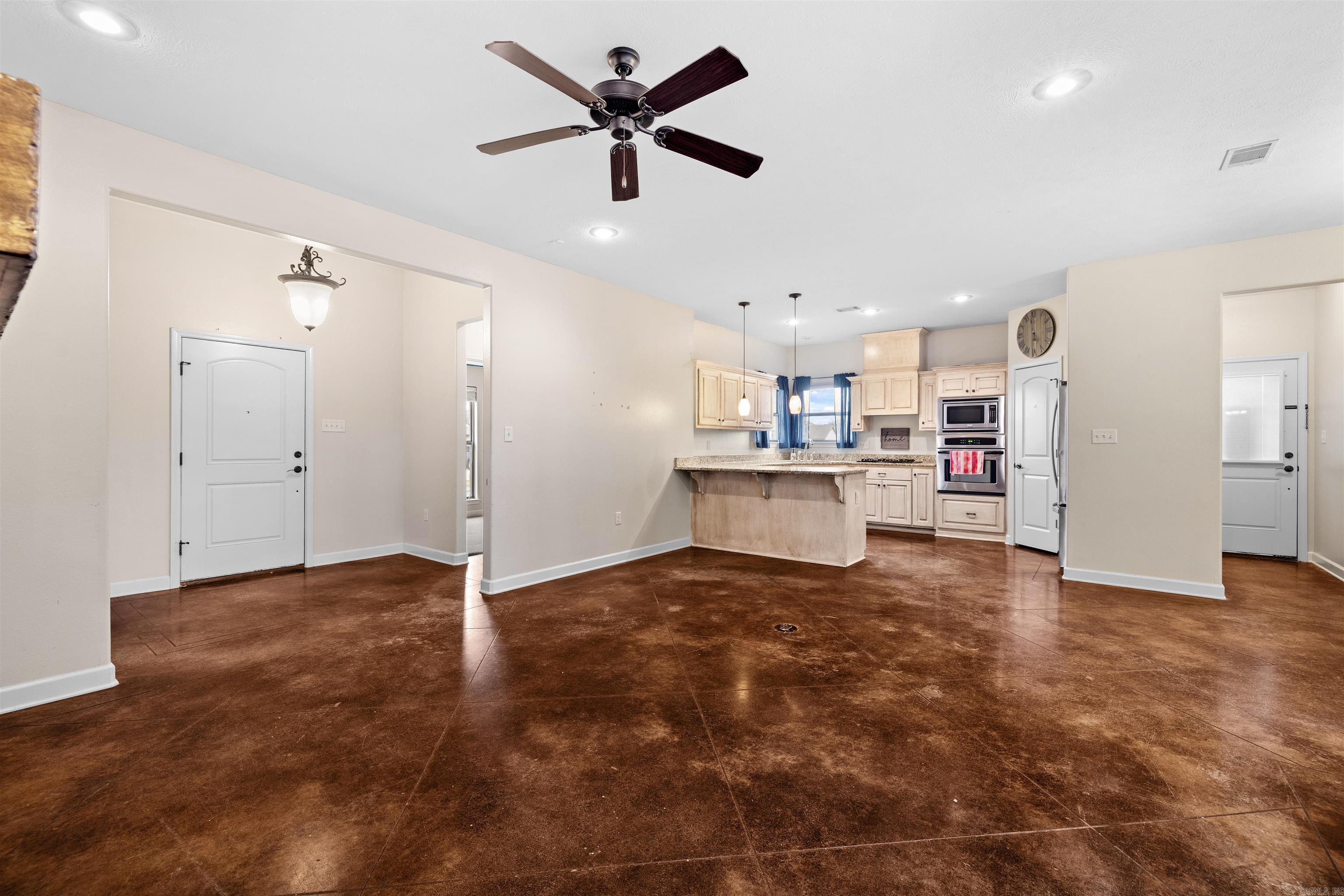 SAGEBRUSH COVE - Residential