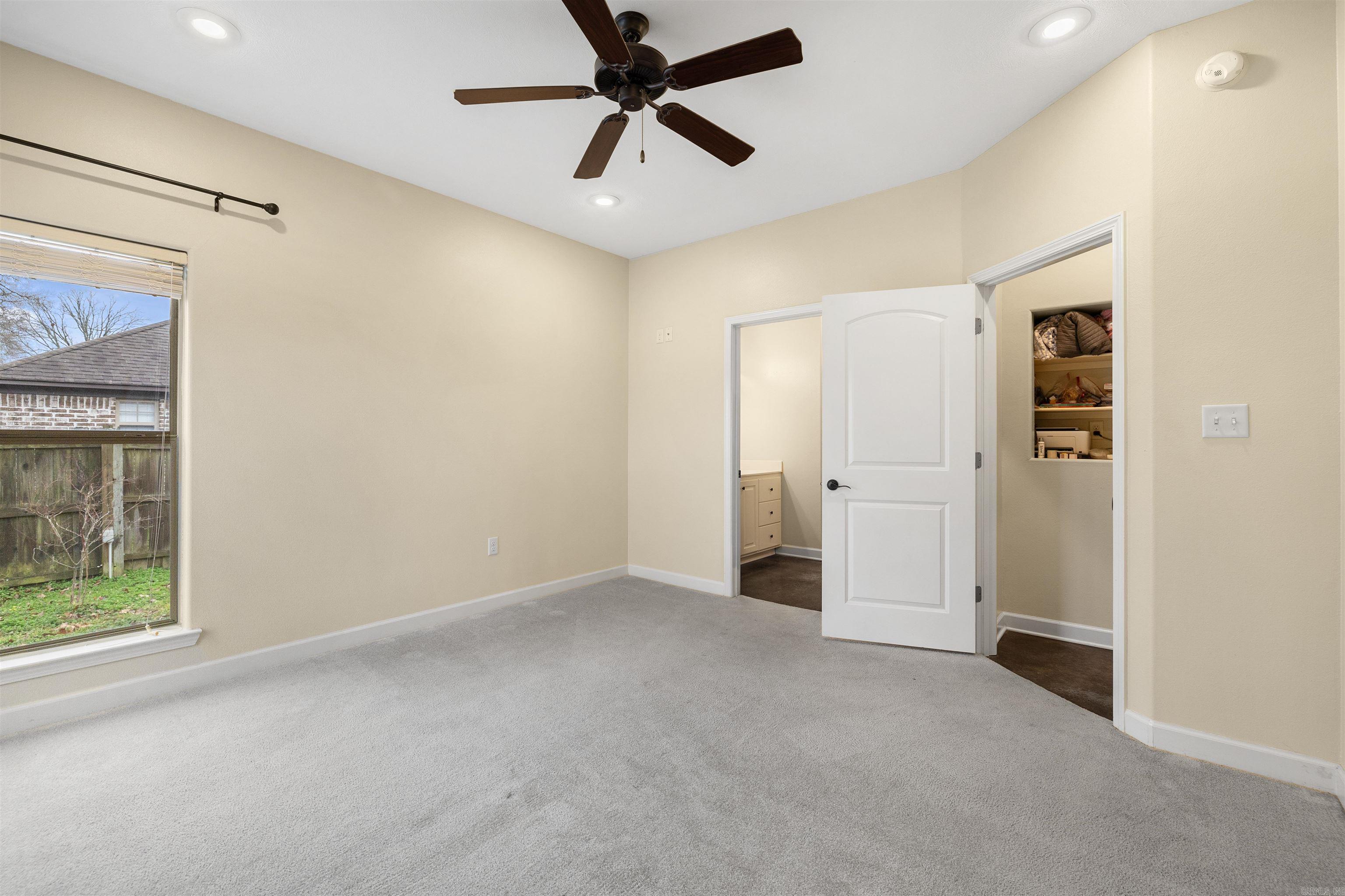 SAGEBRUSH COVE - Residential