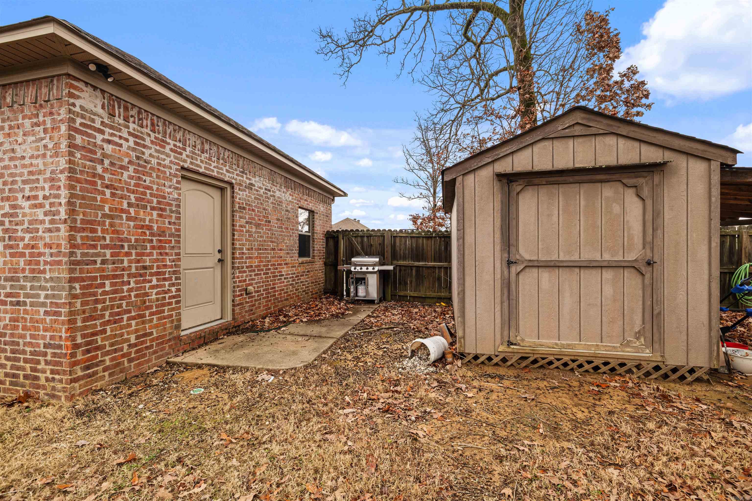 SAGEBRUSH COVE - Residential