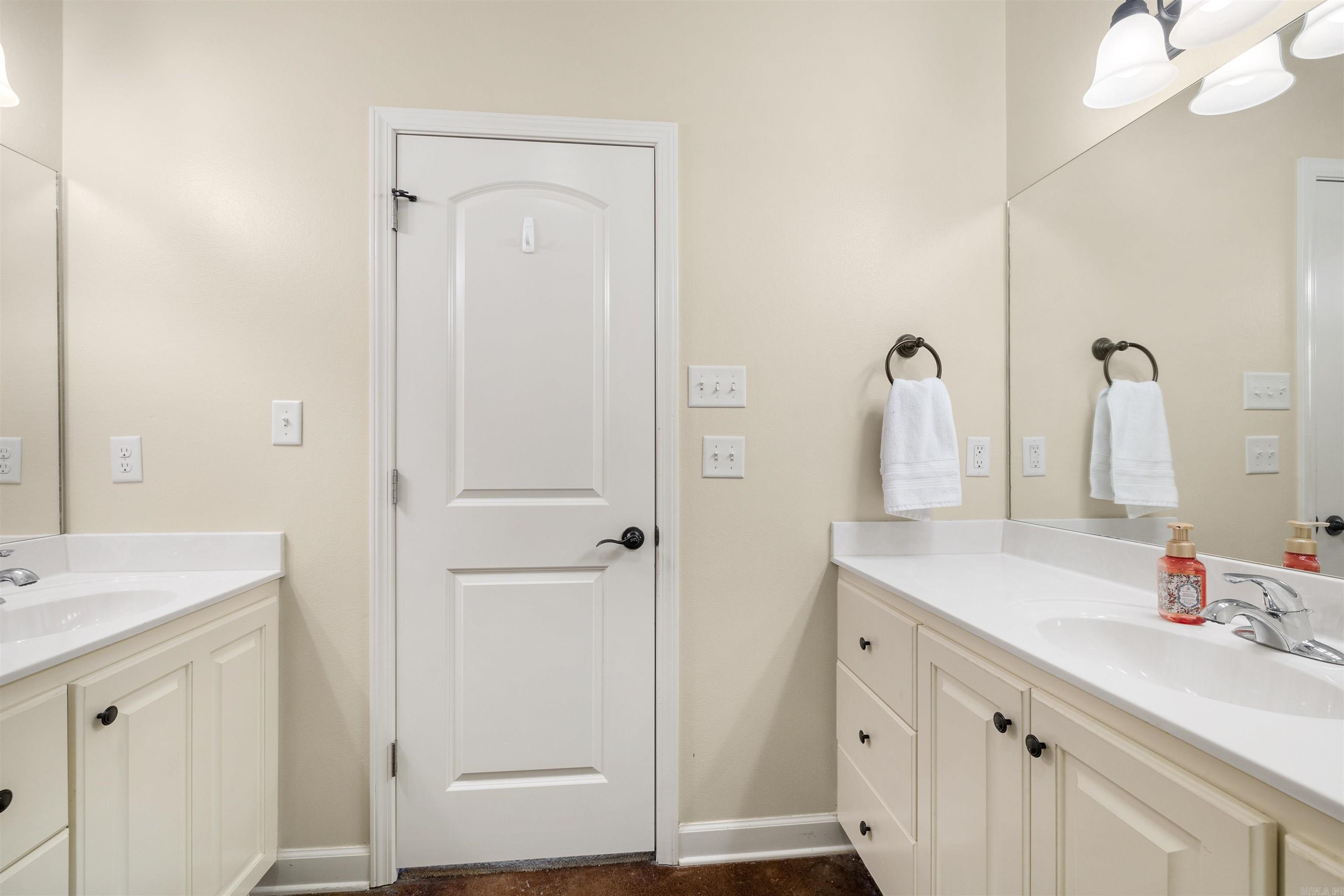 SAGEBRUSH COVE - Residential