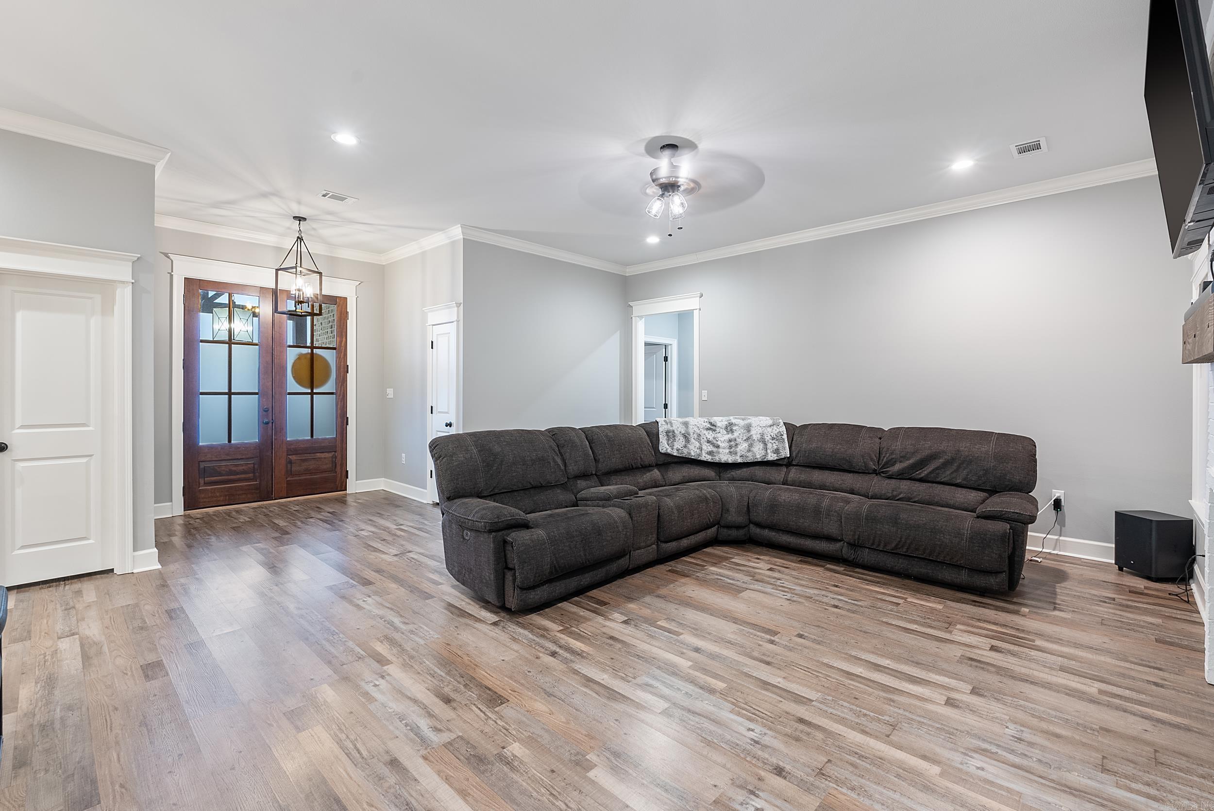 SALEM WOODS - Residential