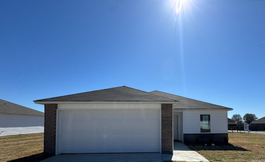 The Wright plan offers a stylish and functional home design that prioritizes attractiveness and practicality. This residence includes an open floor layout featuring 3 bedrooms and 2 bathrooms, with a spacious master suite and a modern kitchen equipped with energy-efficient appliances. The design highlights an open floor concept, promoting a seamless transition between different living areas. Discover more about this home today!   **SEE SHOWING REMARKS & AGENT REMARKS FOR IMPORTANT INFORMATION**