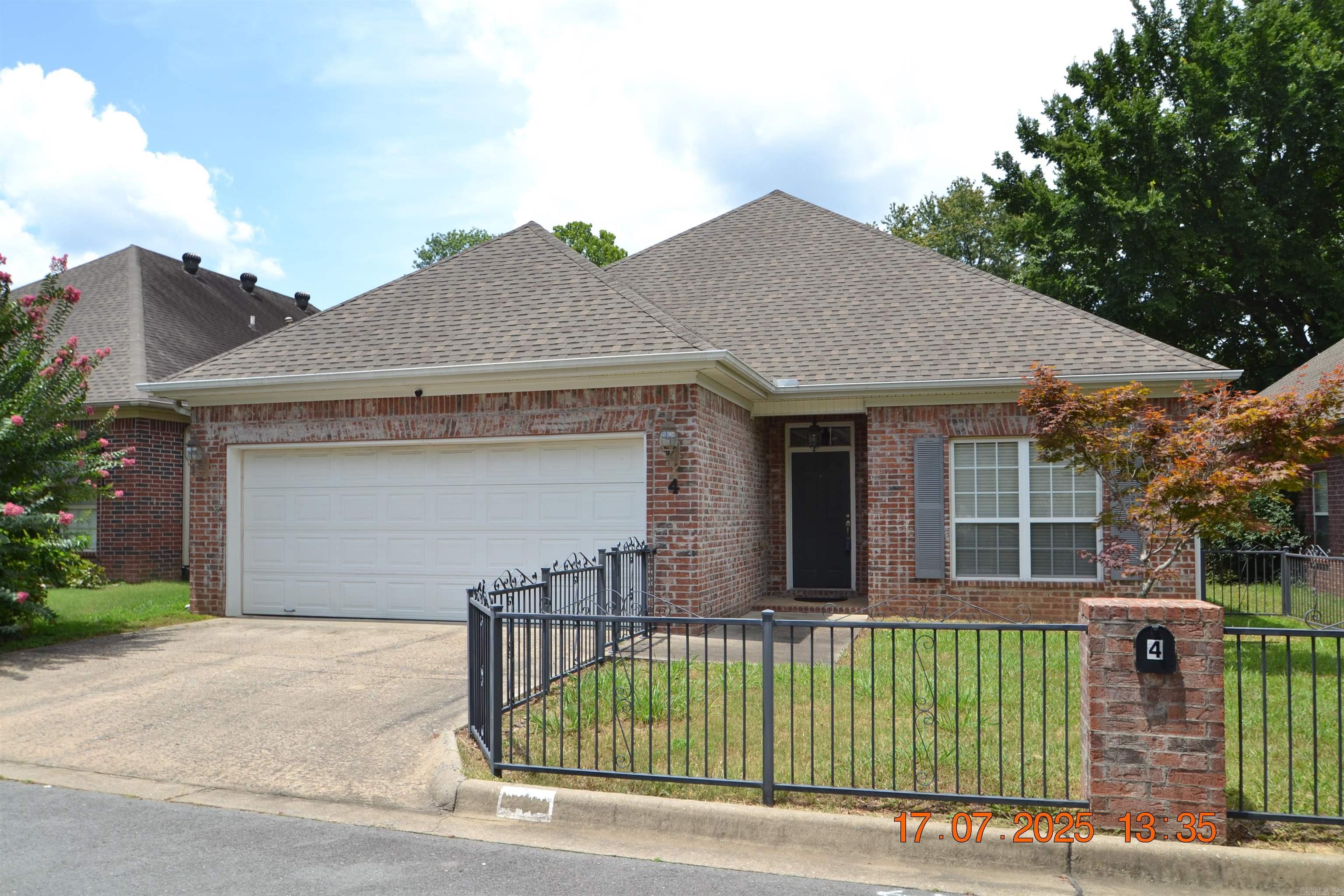 Centrally located one level on a quiet cul-de-sac just off Taylor Loop Road. Houses on this street don't become available often! Huge great room has fireplace w/gas logs and breakfast area with chandelier. The kitchen presents a breakfast bar, large pantry, electric range, microwave, dishwasher and a new disposal. Lots of cabinets for storage and tile countertop. The primary bedroom is separated from the additional two bedrooms and is decorated with beautiful trim work and tray ceiling. An adjoining bath is decked out with lovely white cabinetry, a jetted tub, a walk in shower, double vanity with Corian top and walk in closet. Down the hall way, are two bedrooms with double closets and a hall bath. Just off the great room is the screened porch that gives you the opportunity to enjoy the private backyard. Check this one out before it's too late!