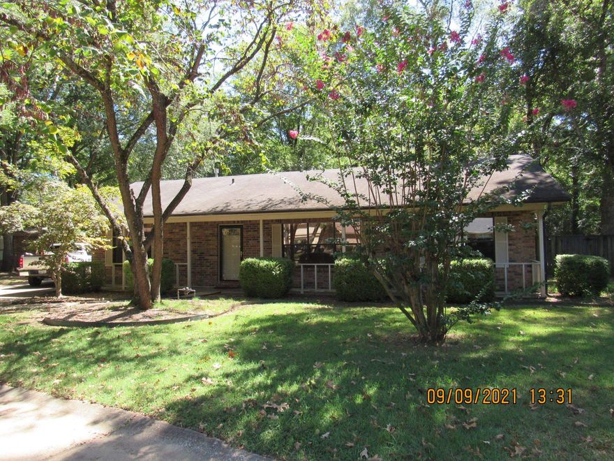 Well maintained 3 bedroom home that offers a split bedroom plan, combination of tile & LVT flooring, all newer kitchen appliances including refrigerator, separate laundry area with hook-ups, side entry 2 car garage, oversized patio in the fenced yard, and more! No Pets Allowed! Fireplace is non-functional.