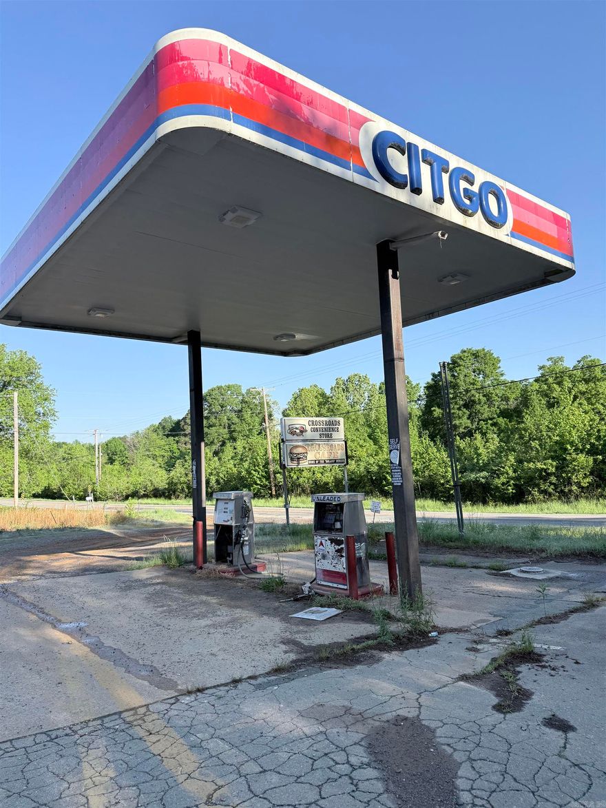 3000 Square foot Metal Commercial building for sale in Roland, Arkansas. This building had a former use as a Gas Mart and has many other uses available. to See call Listing agent or your commercial agent to schedule a showing. Note: Lot Size and building square footage disclosures are approximate. Measuring Encouraged.