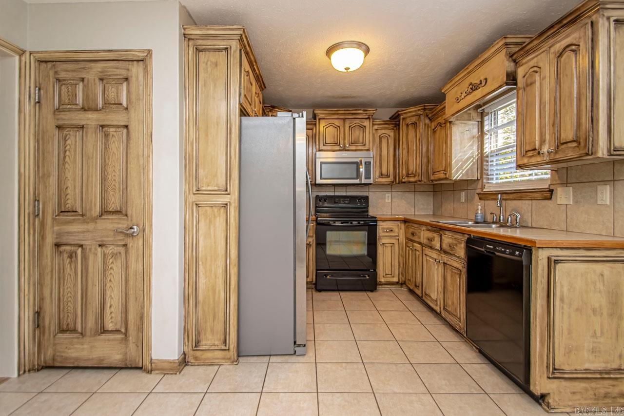 WEATHERING HEIGHTS - Residential