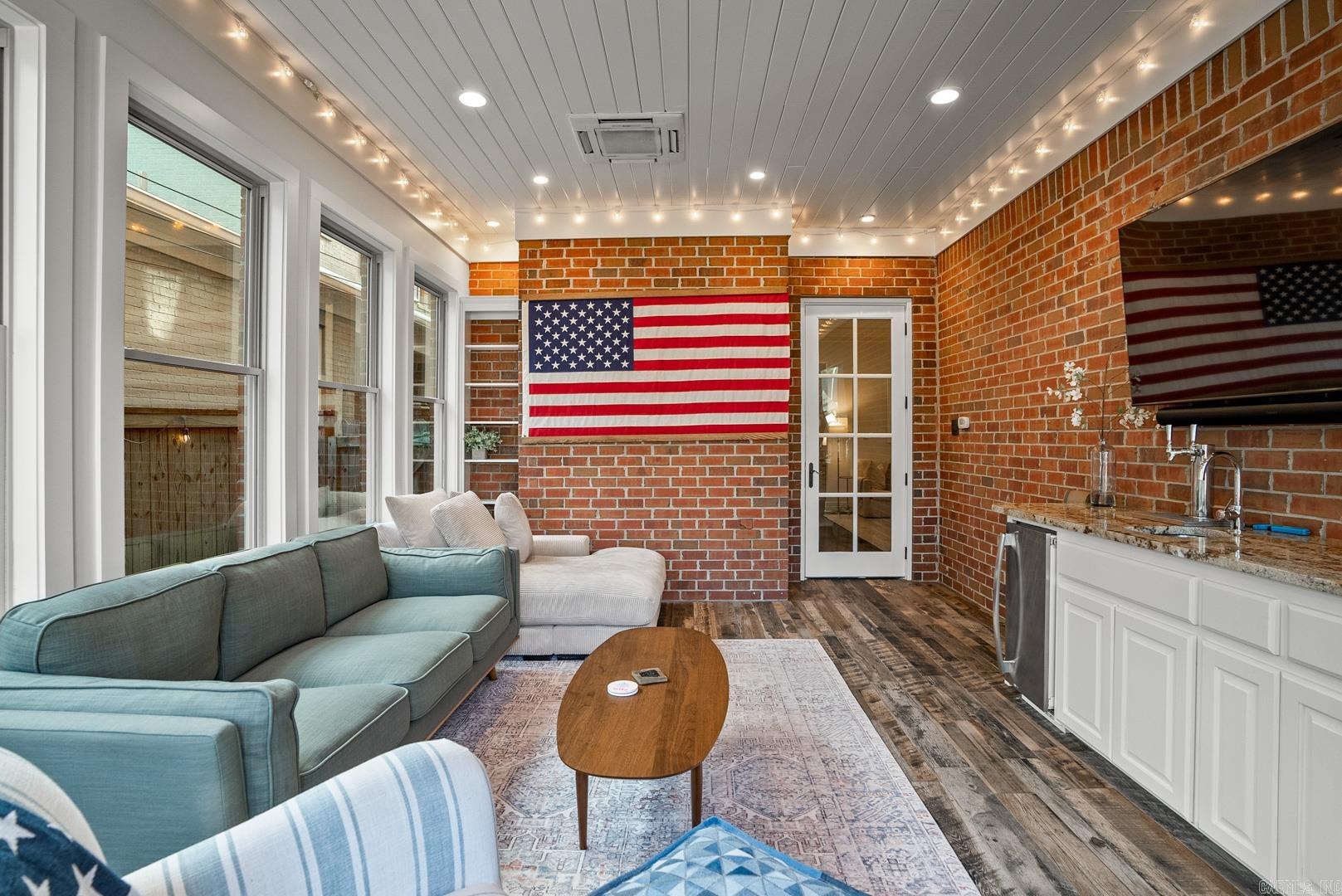 ENGLEWOOD - Residential