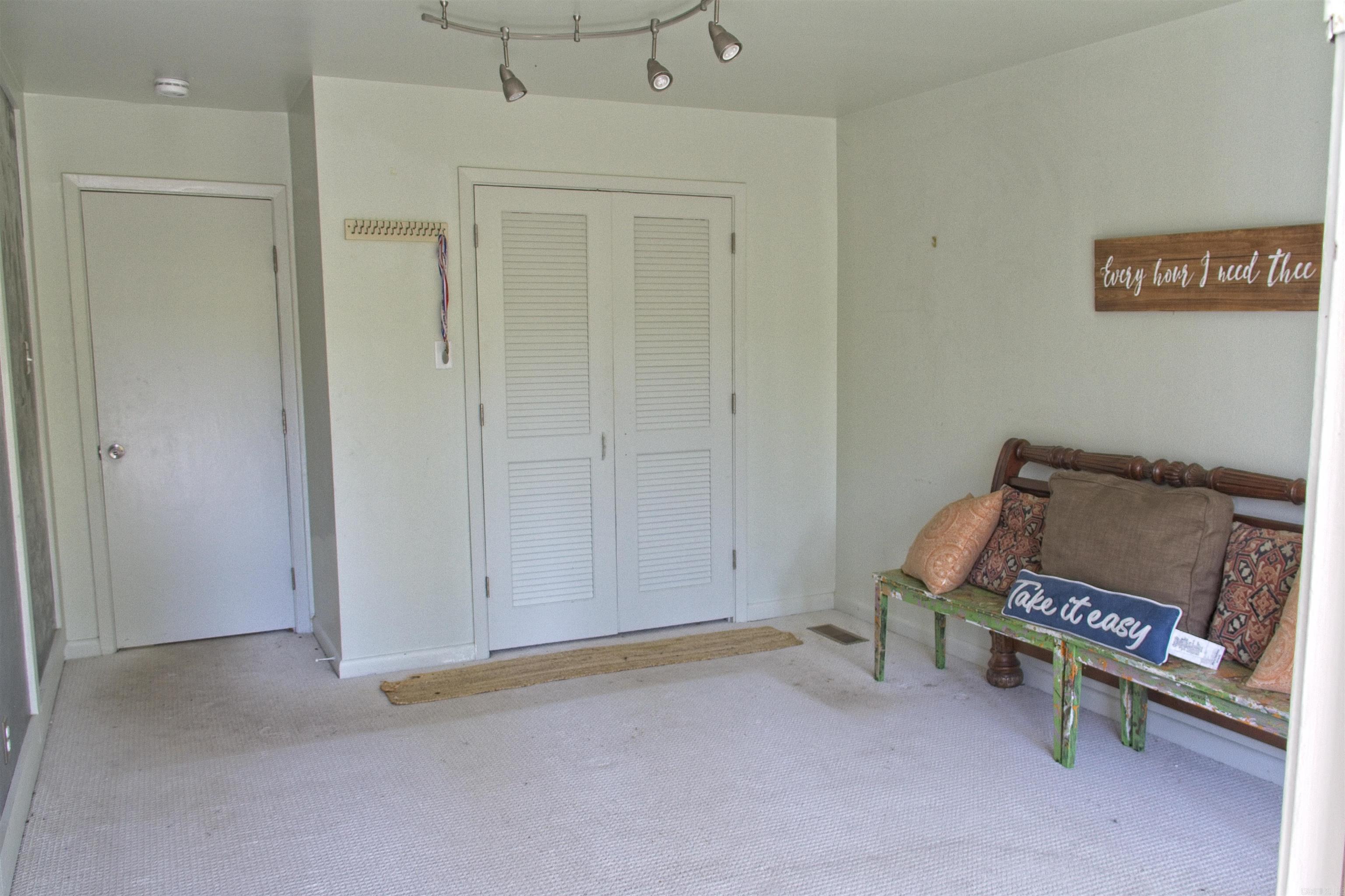 SHADY VALLEY - Residential