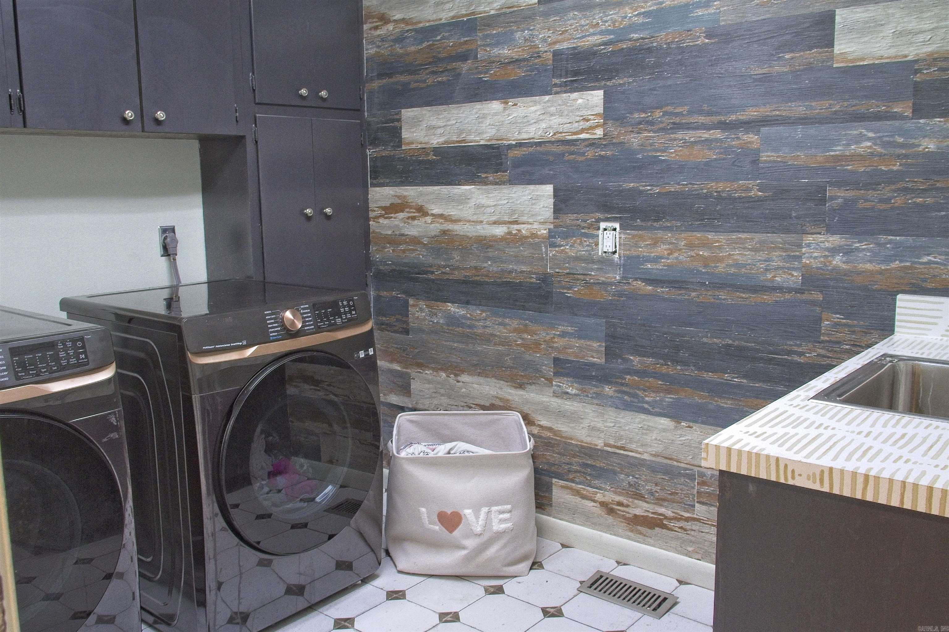 SHADY VALLEY - Residential