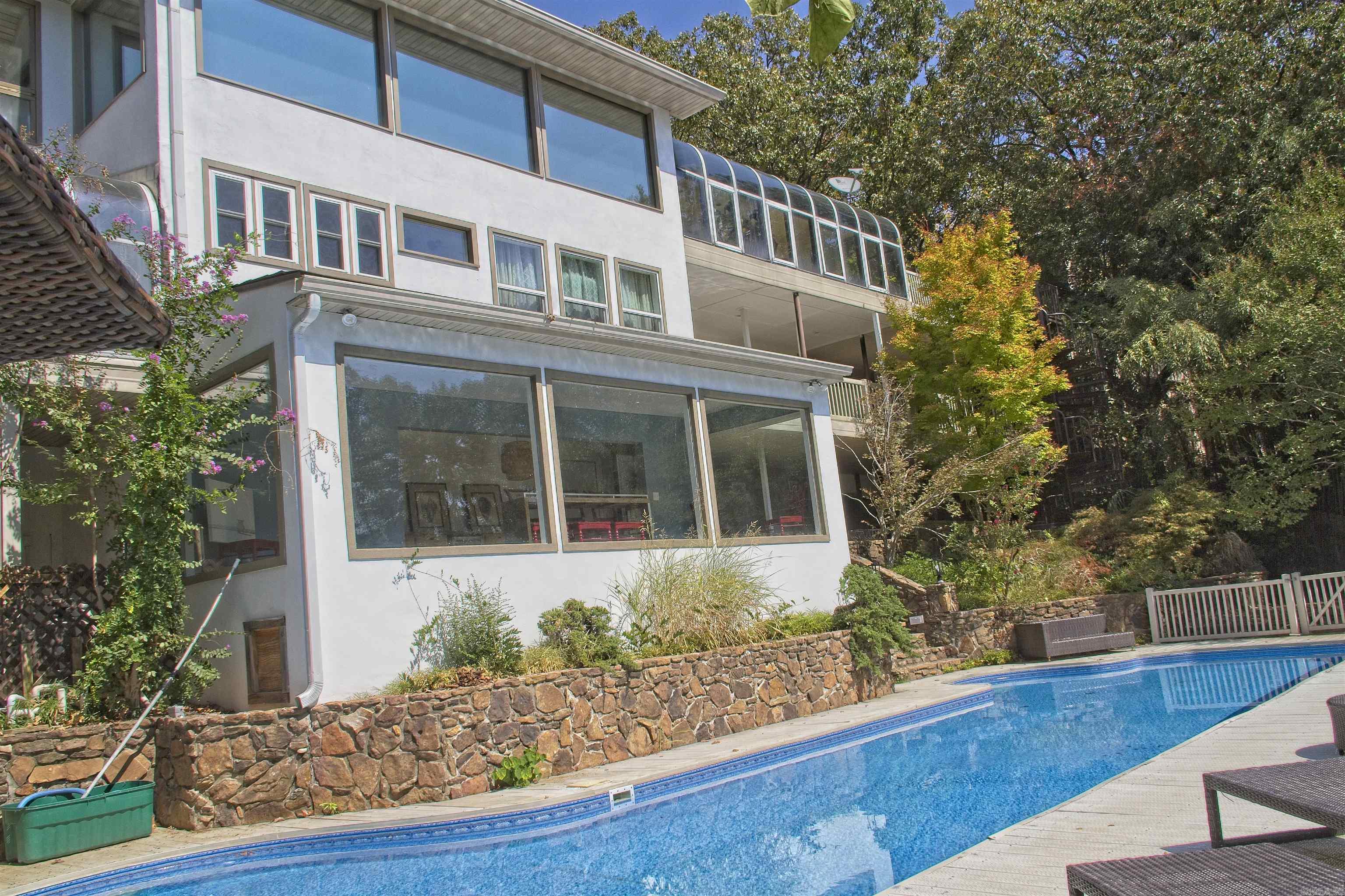 SHADY VALLEY - Residential