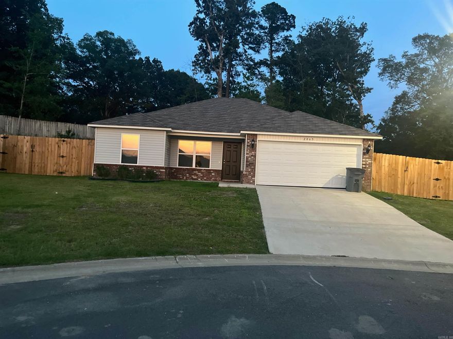 This classic RC Franklin is a must see!  This is an oversized corner lot with a nice fence! Great for outdoor entertaining! This 3 bedroom, 2 full bathroom home has a spacious open floor plan.  Upgrades include a deep kitchen sink, smooth top range, stainless steel kitchen package, luxury vinyl flooring in wet area, living/adjacent hallways, toilet upgrade and baseboard molding level 2.  Bryant school district and close to hwy 5 and outlets of LR. Don't miss out on this spacious backyard!!