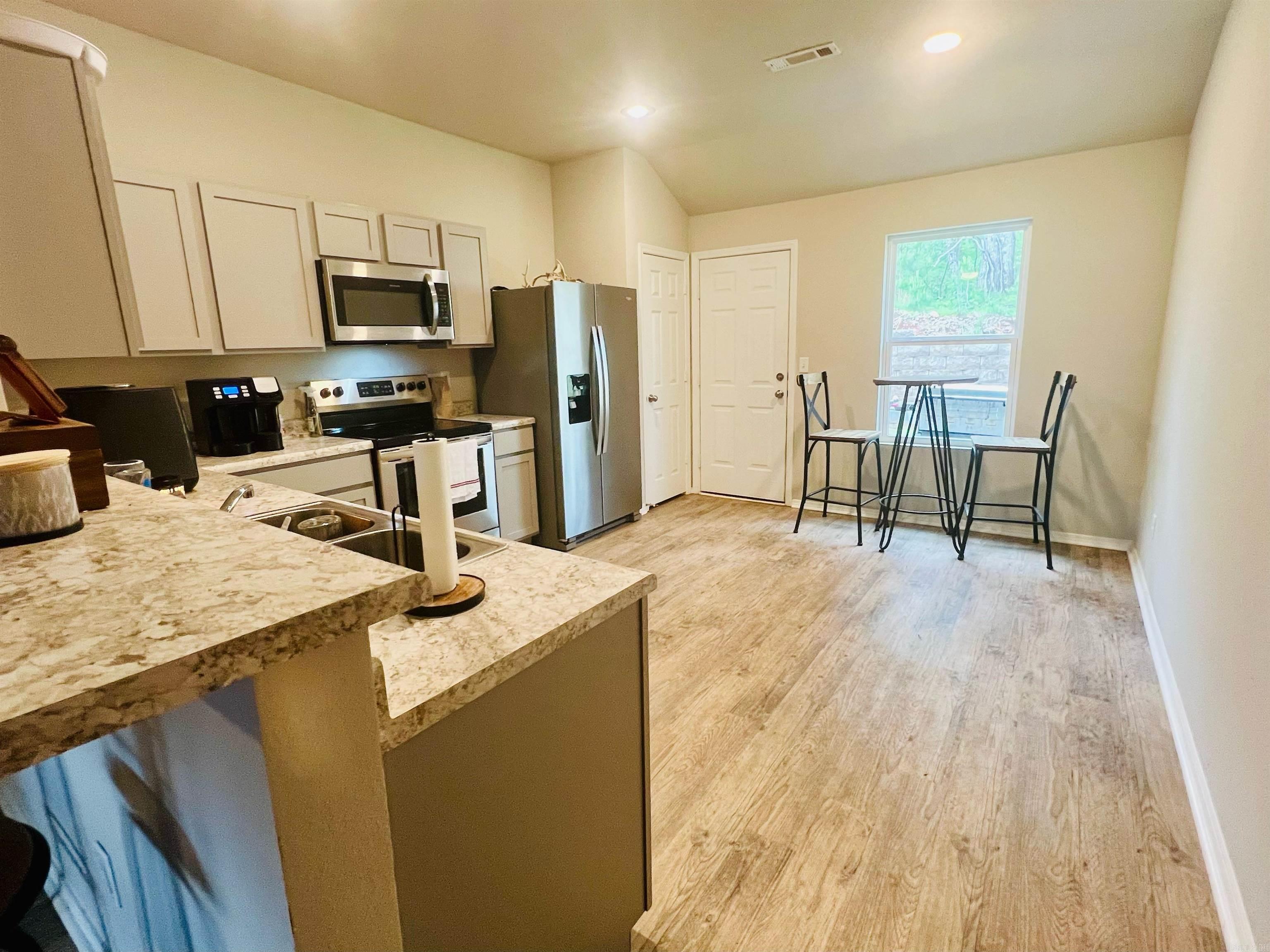 HILLDALE CROSSING - Residential