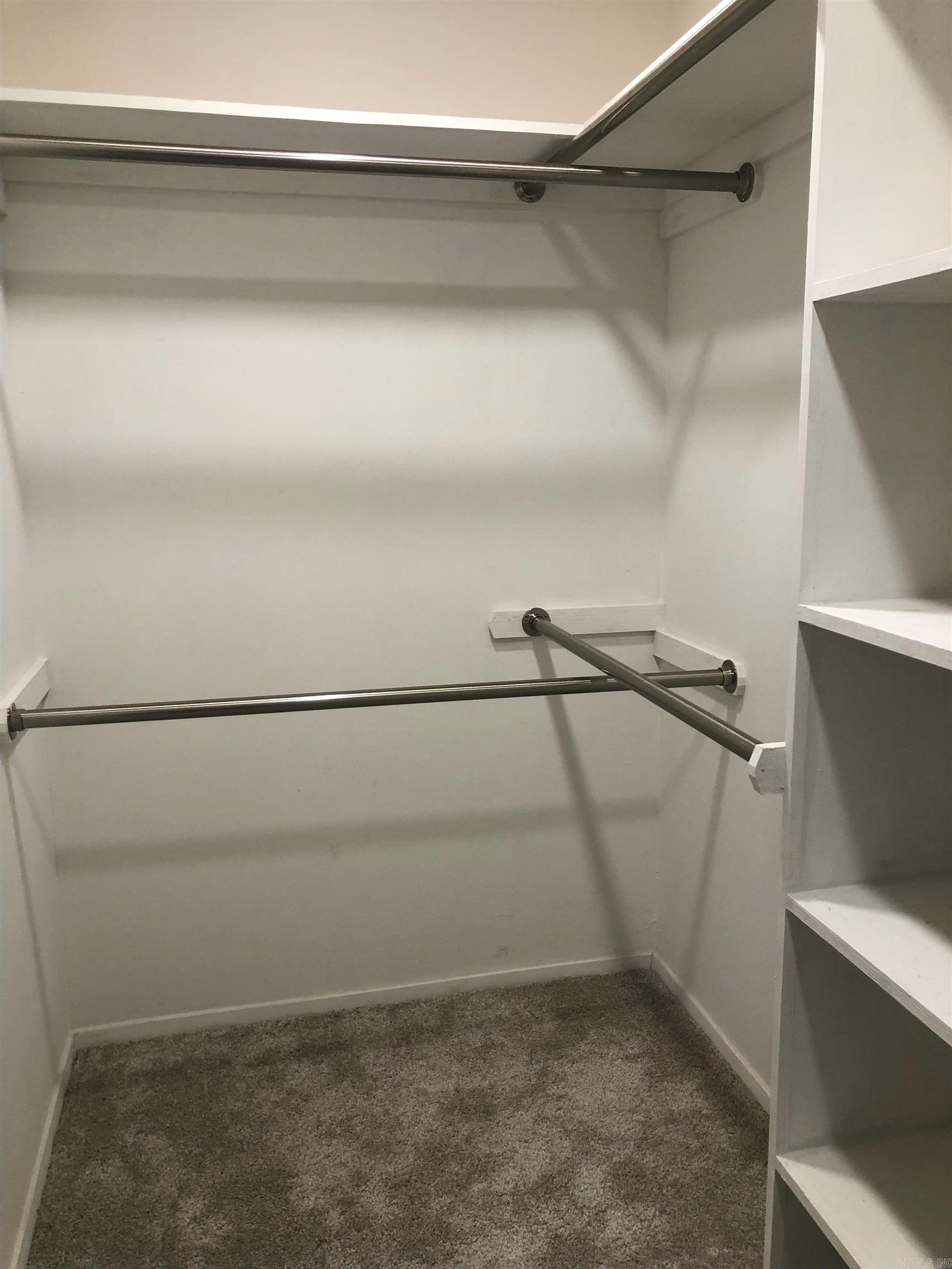 PEBBLE LAKE - Residential