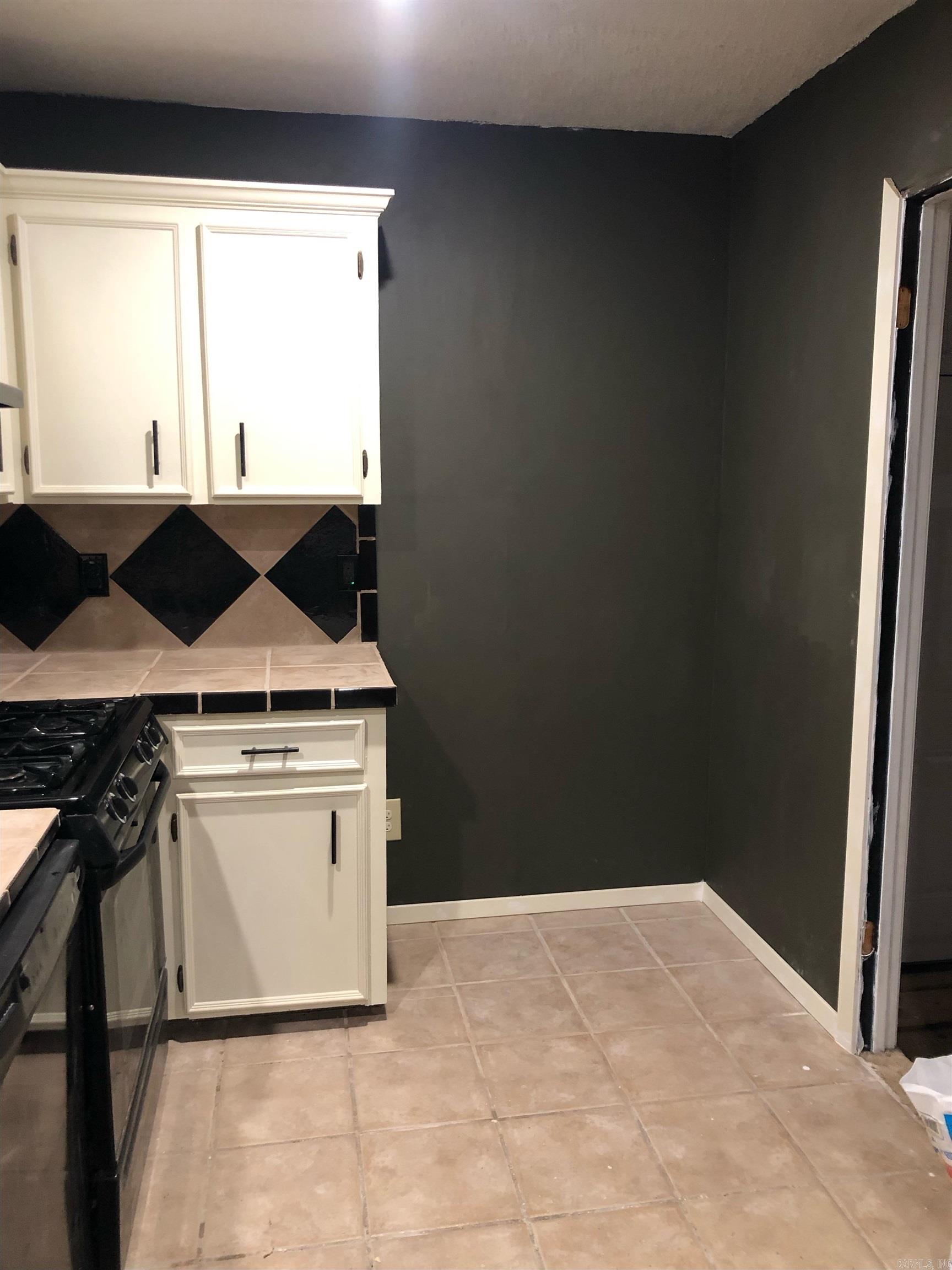 PEBBLE LAKE - Residential