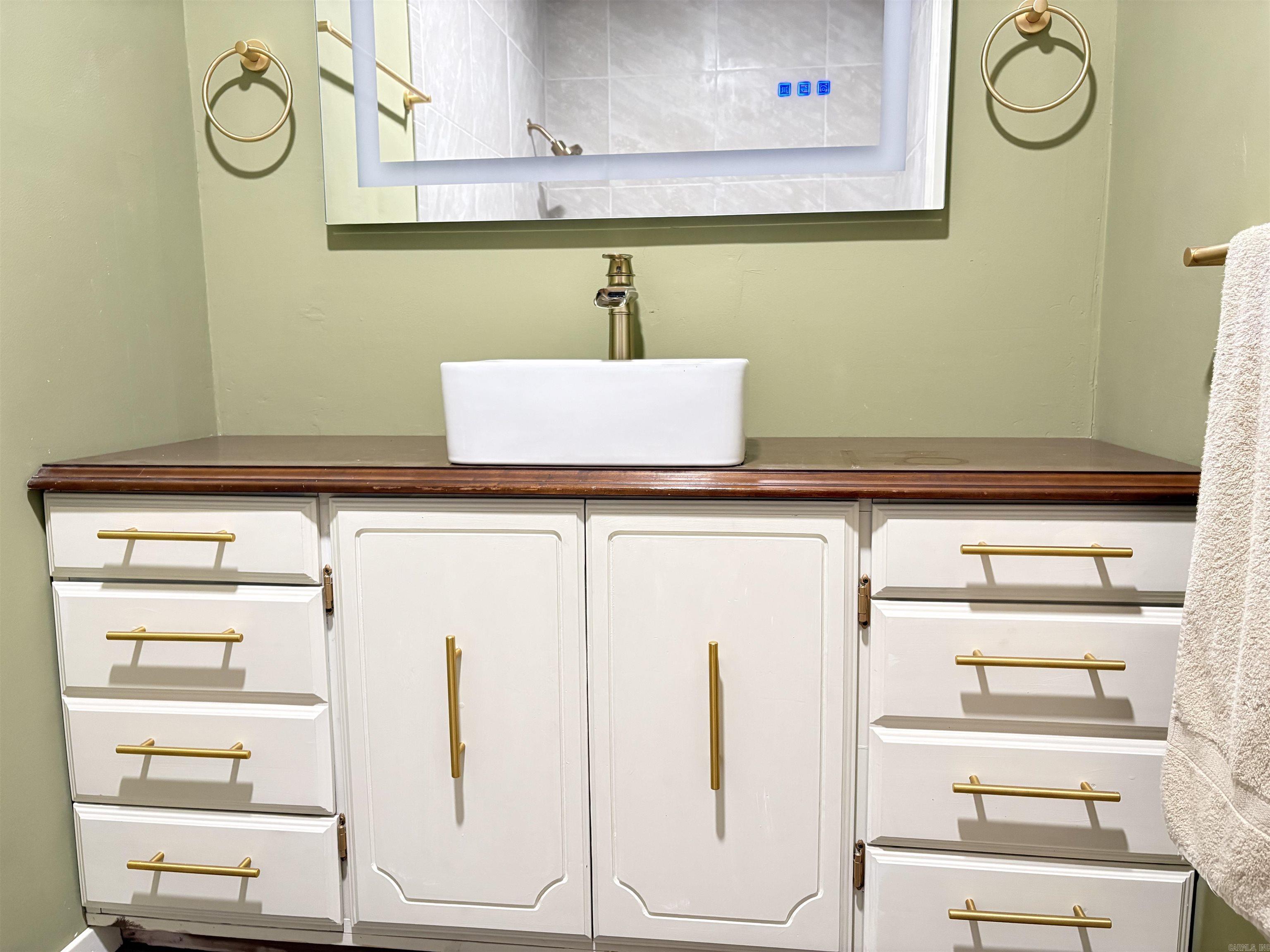 PEBBLE LAKE - Residential