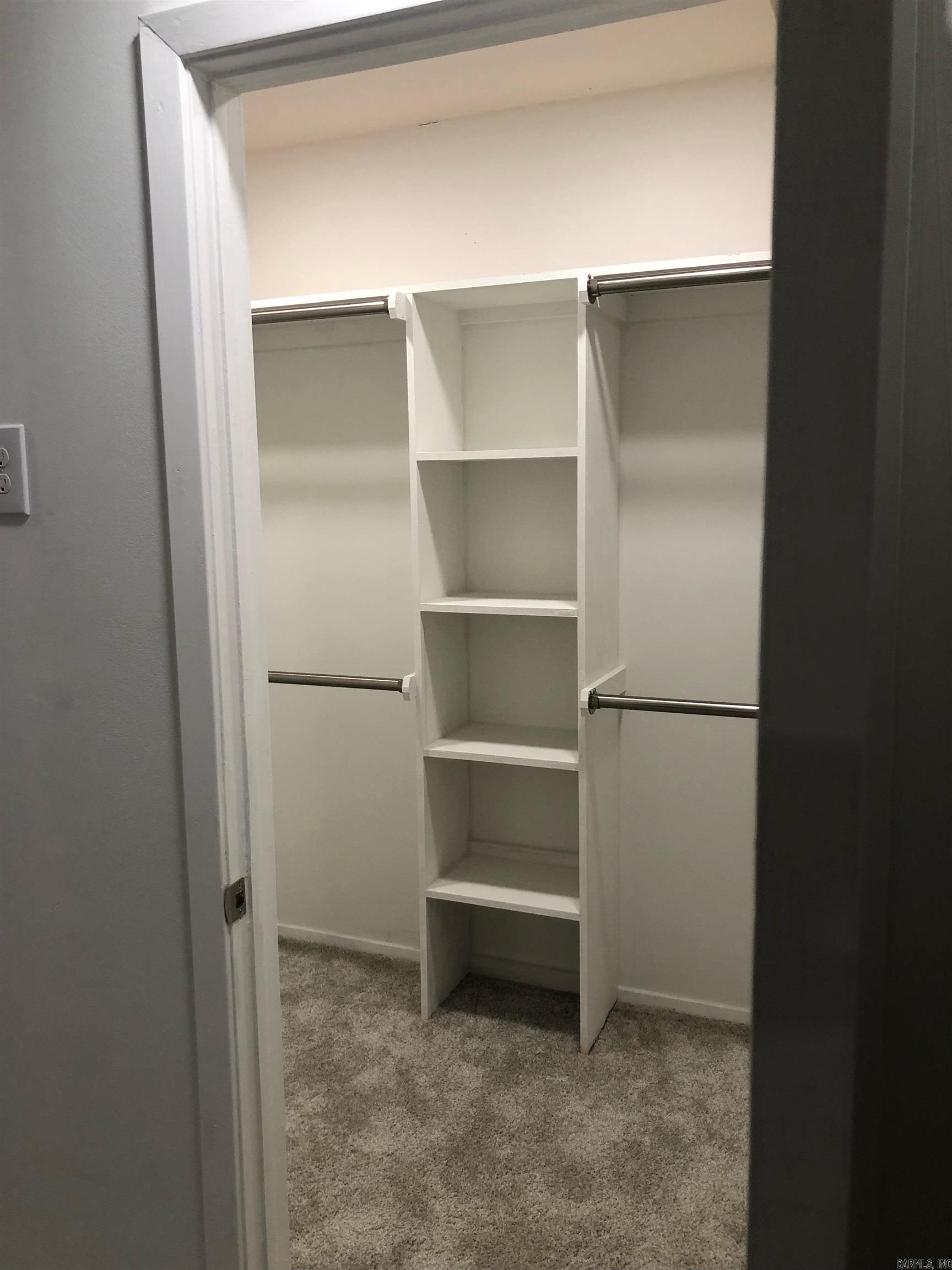 PEBBLE LAKE - Residential