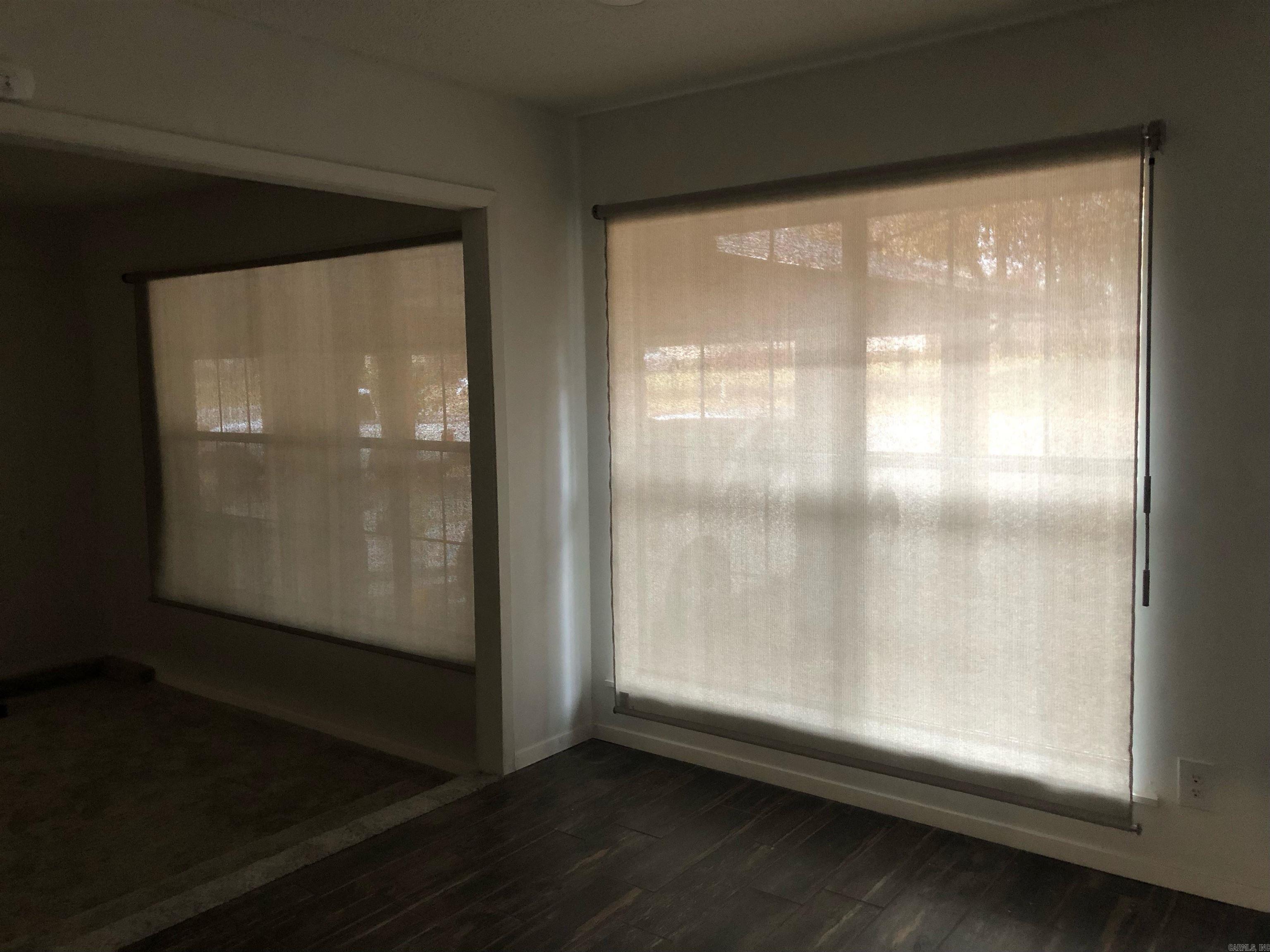 PEBBLE LAKE - Residential