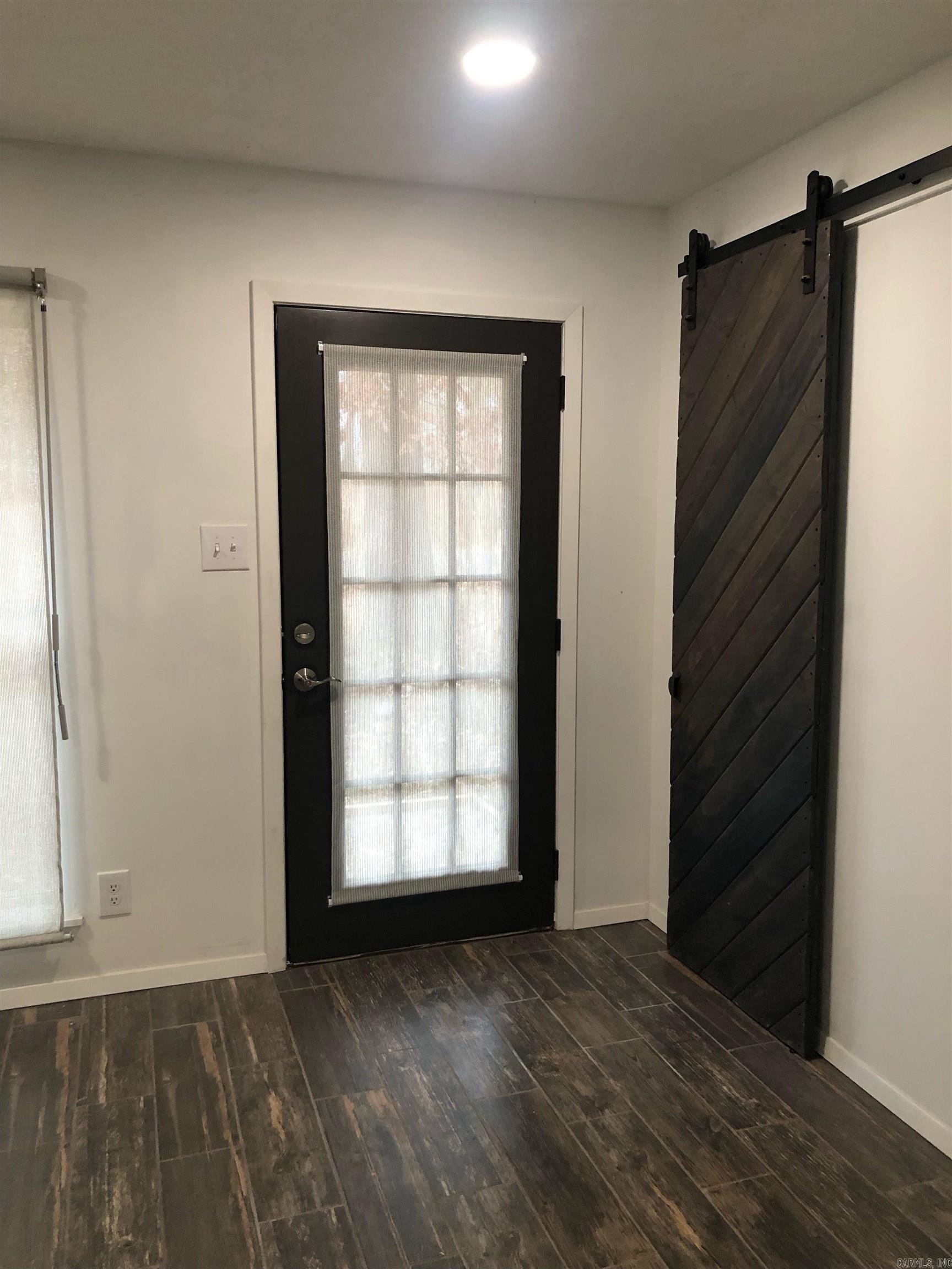 PEBBLE LAKE - Residential