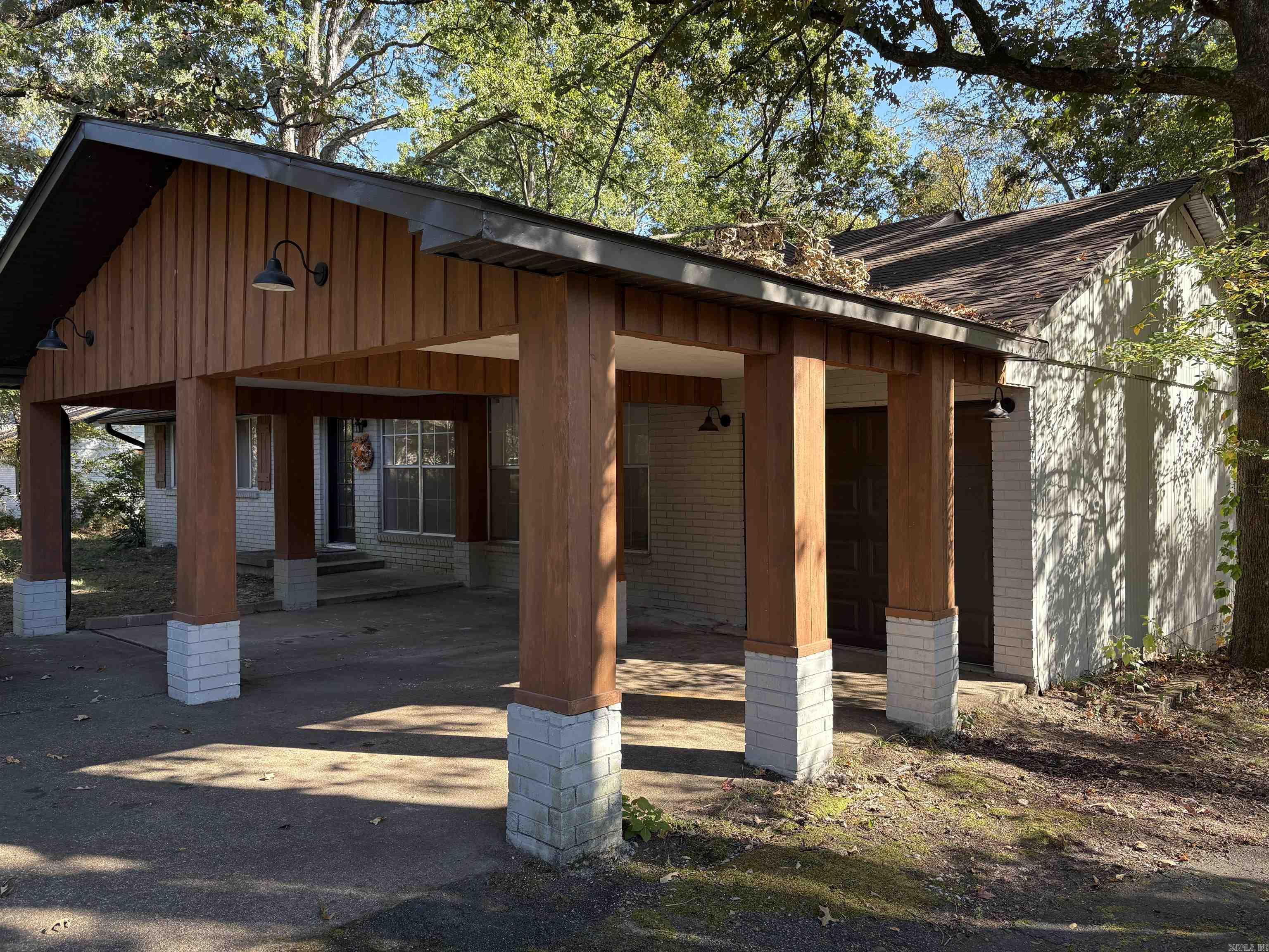 PEBBLE LAKE - Residential