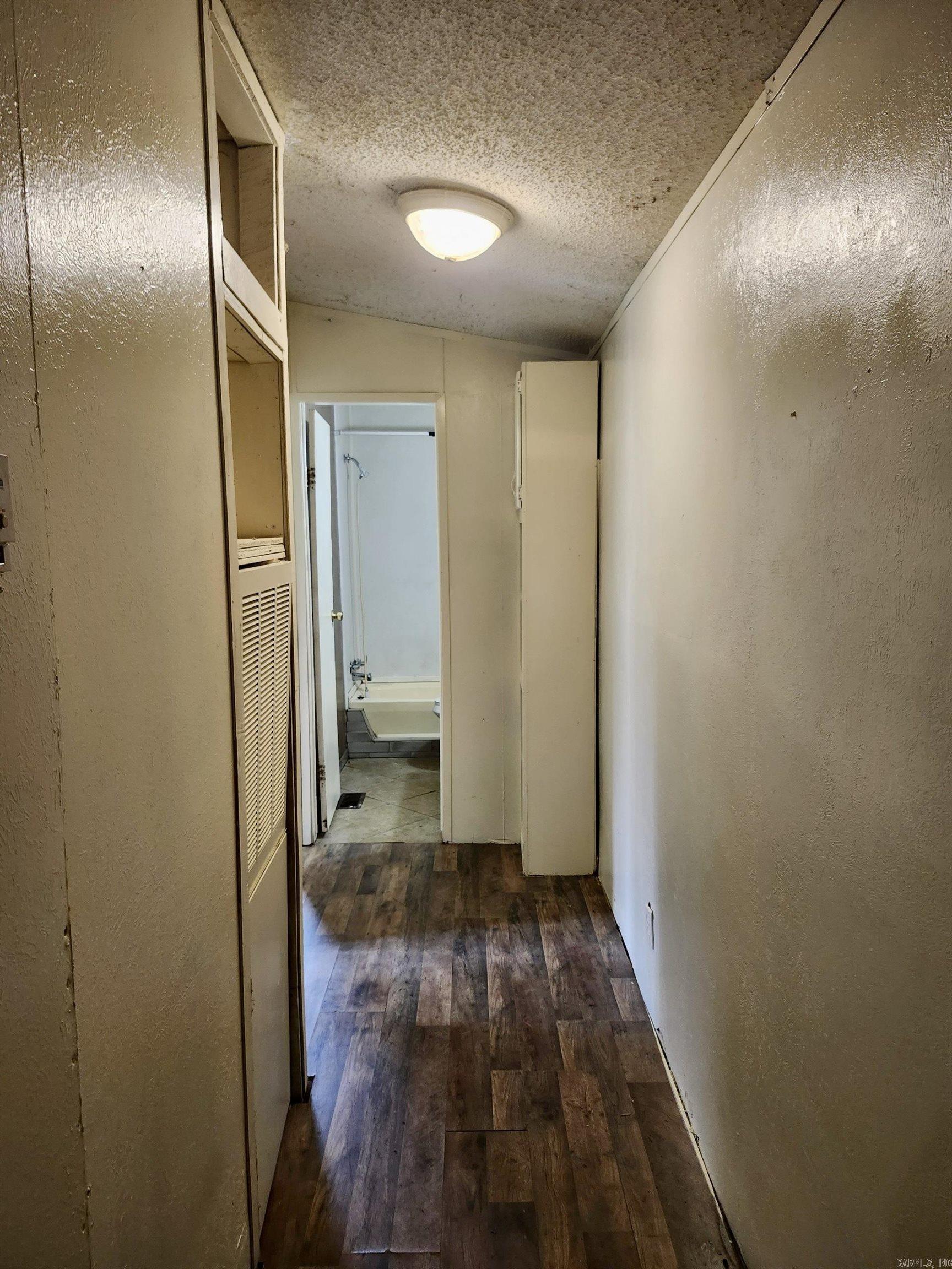 CHESTER THOMAS - Residential