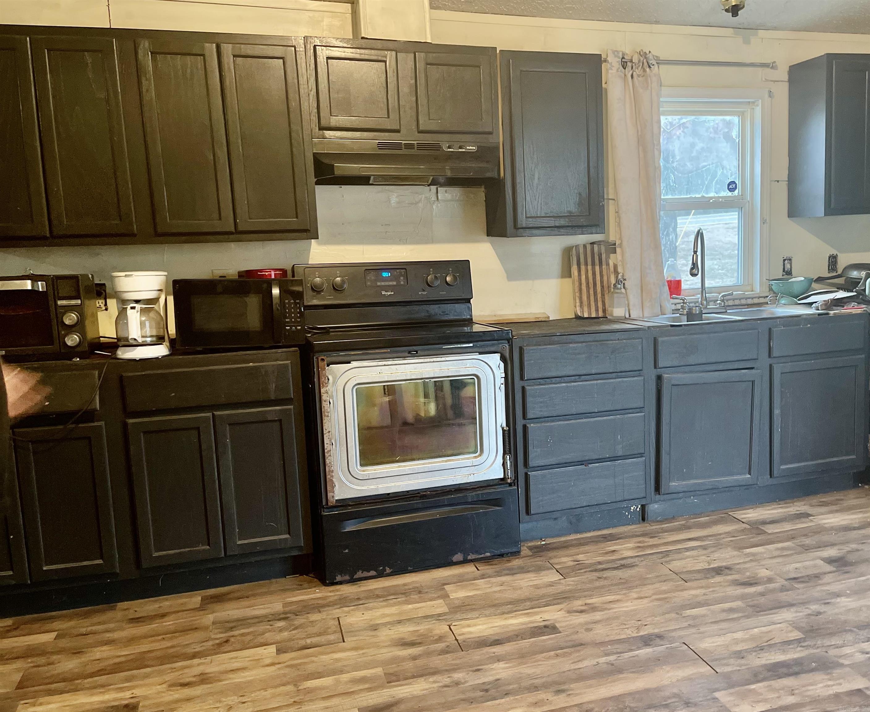 CHESTER THOMAS - Residential