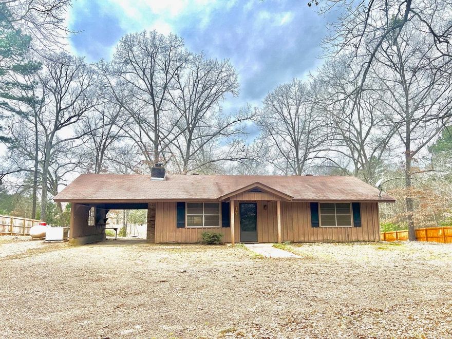 **Cozy 2 Bed, 1 Bath Home on 1+/- Acre in DeGray Area**  Discover this charming 2-bed, 1-bath home on an acre in the desirable DeGray area. Featuring a tankless water heater & whole home generator (propane tank runs generator).  Enjoy the spacious outdoor area and proximity to local amenities. Don't miss out—schedule a showing today!