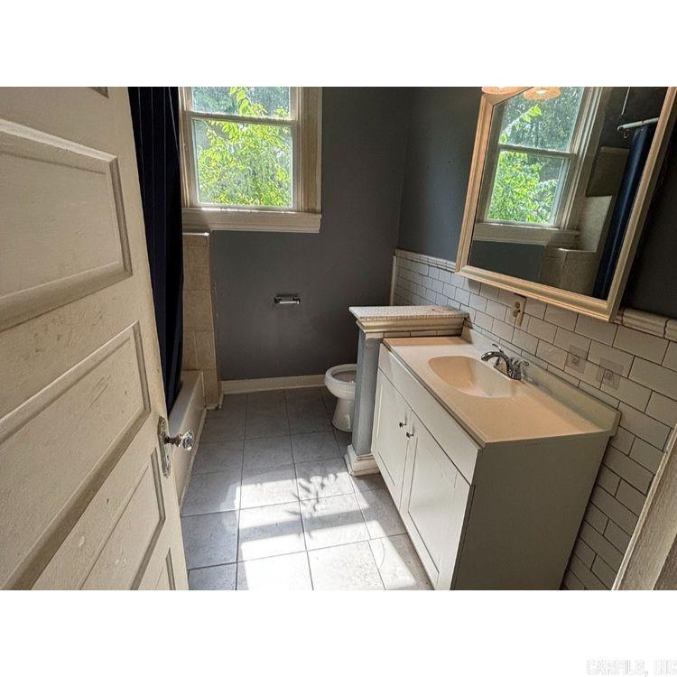 JONES & WORTHEN - Residential