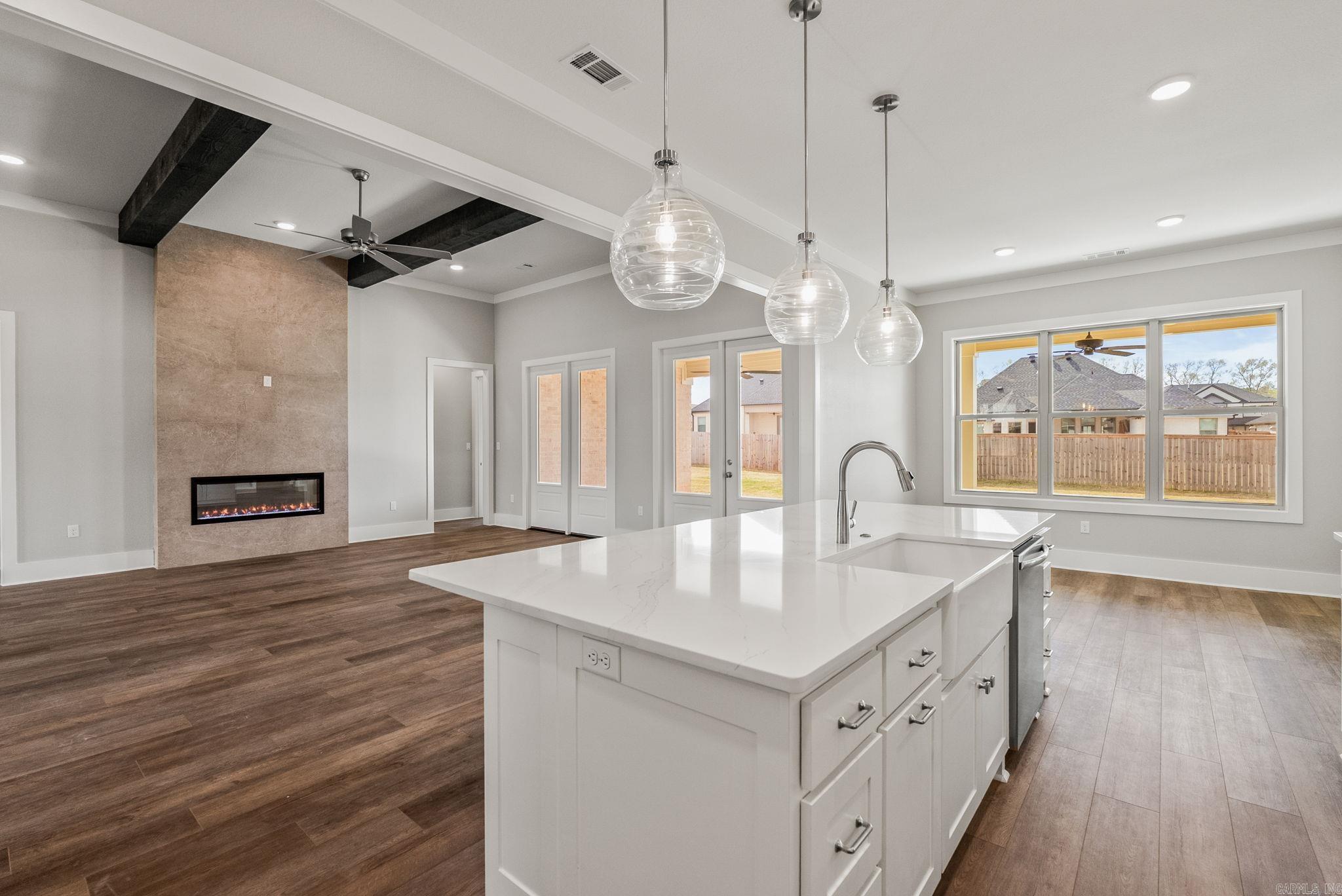 COUNTRY CLUB OF AR THE PH XXIV-C - Residential