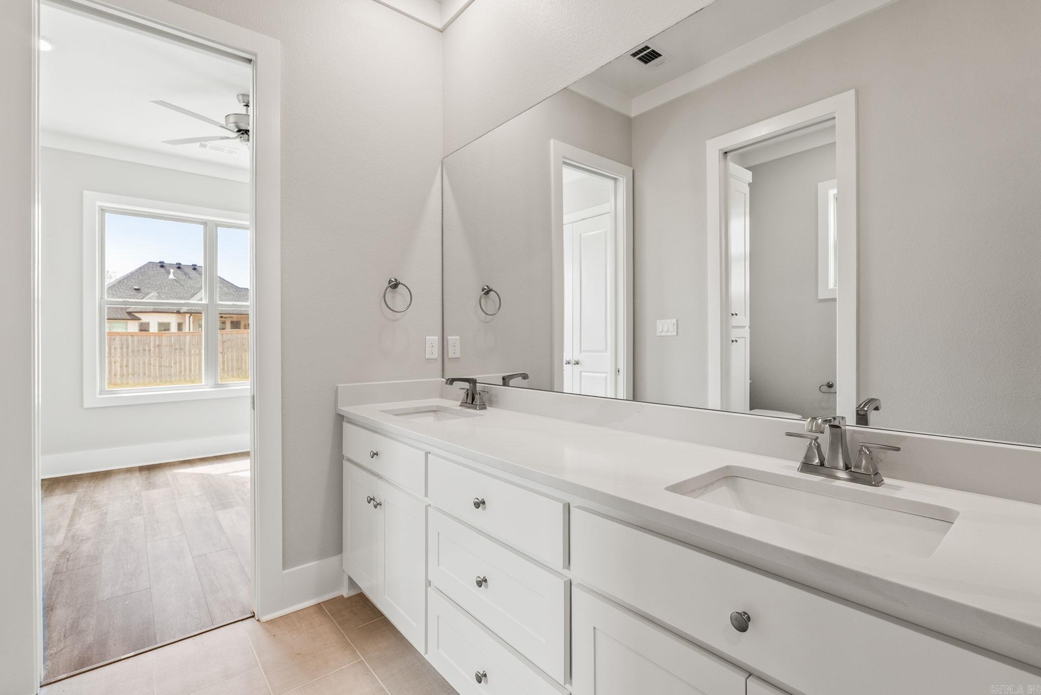 COUNTRY CLUB OF AR THE PH XXIV-C - Residential