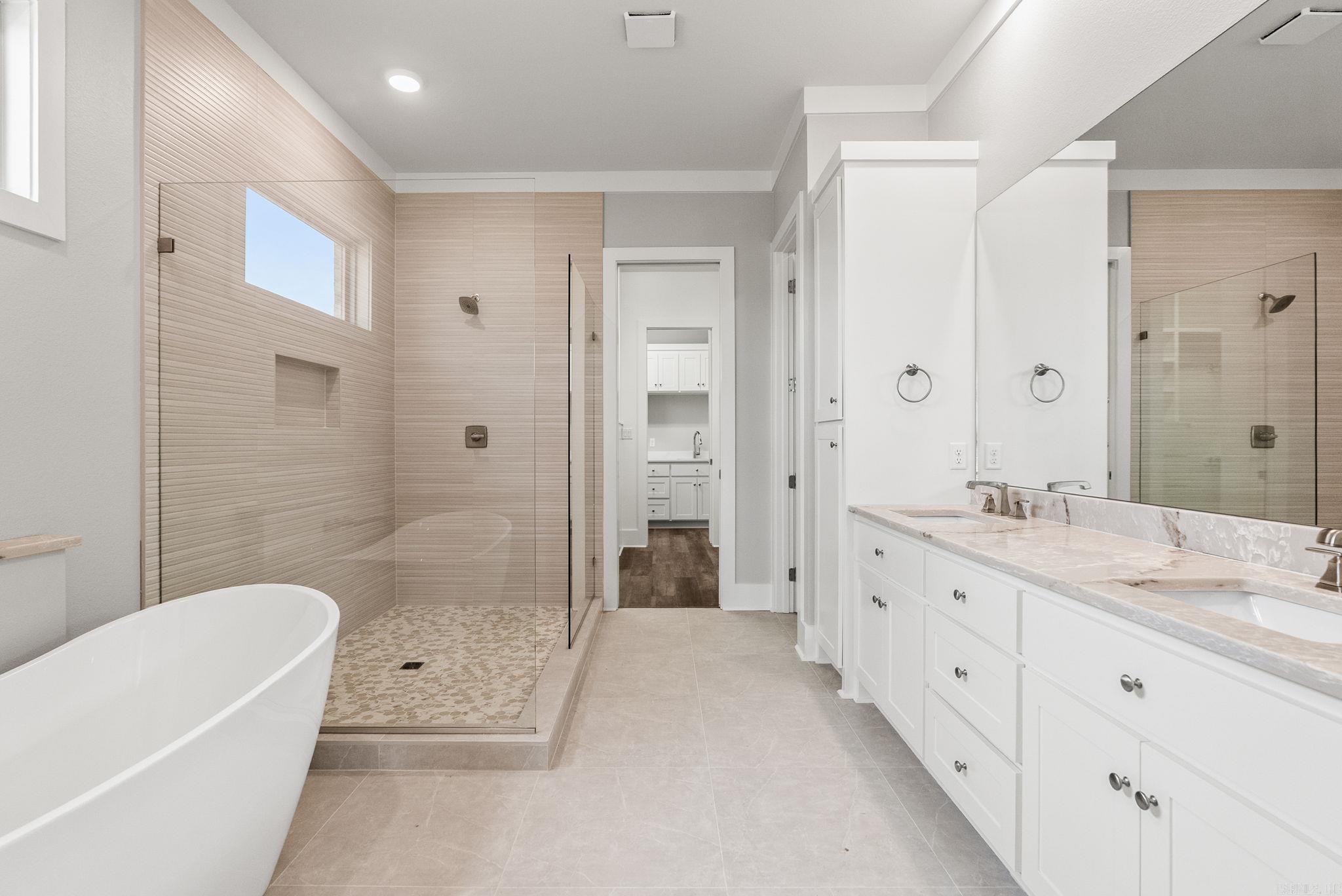 COUNTRY CLUB OF AR THE PH XXIV-C - Residential