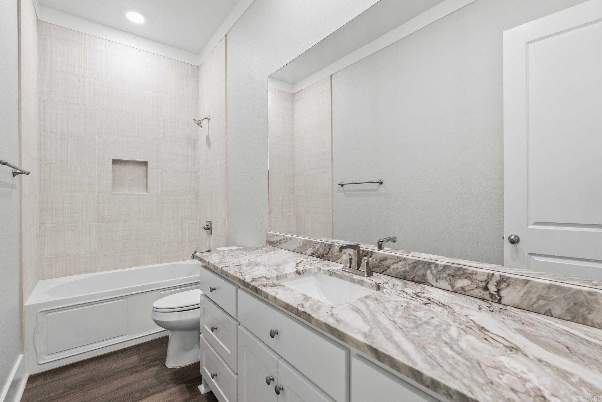 COUNTRY CLUB OF AR THE PH XXIV-C - Residential