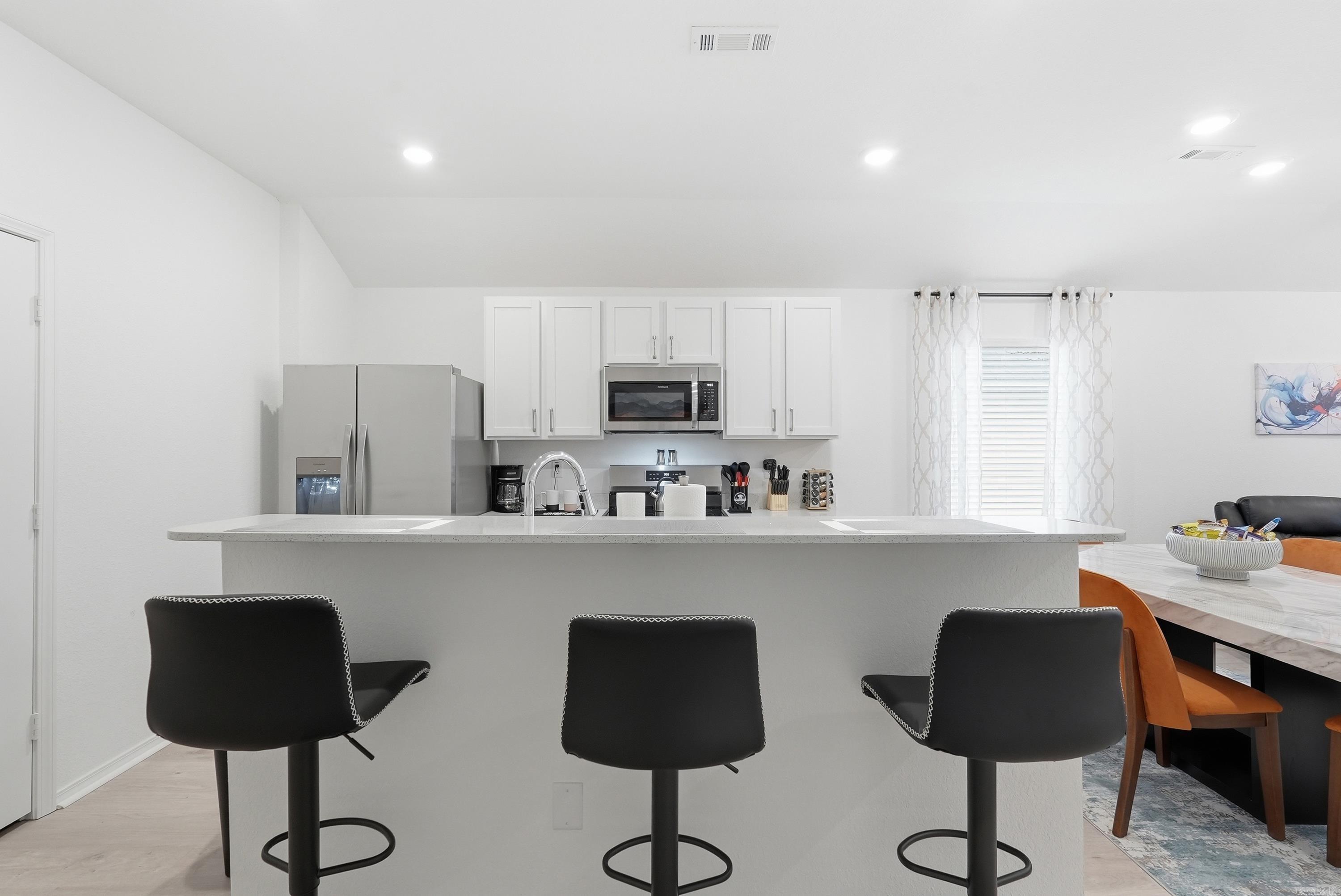 WHITE OAK CROSSING - Residential Lease