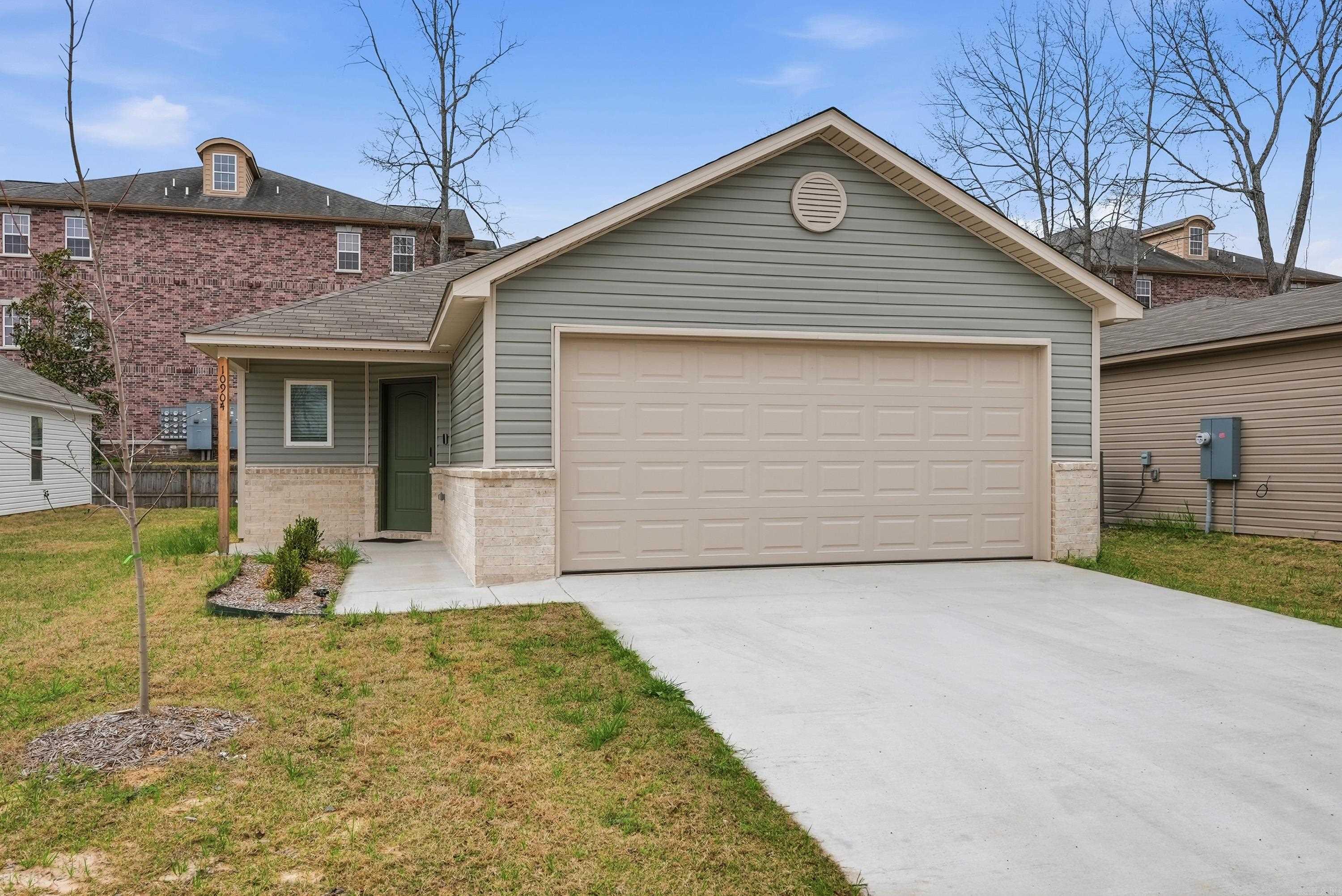 WHITE OAK CROSSING - Residential Lease