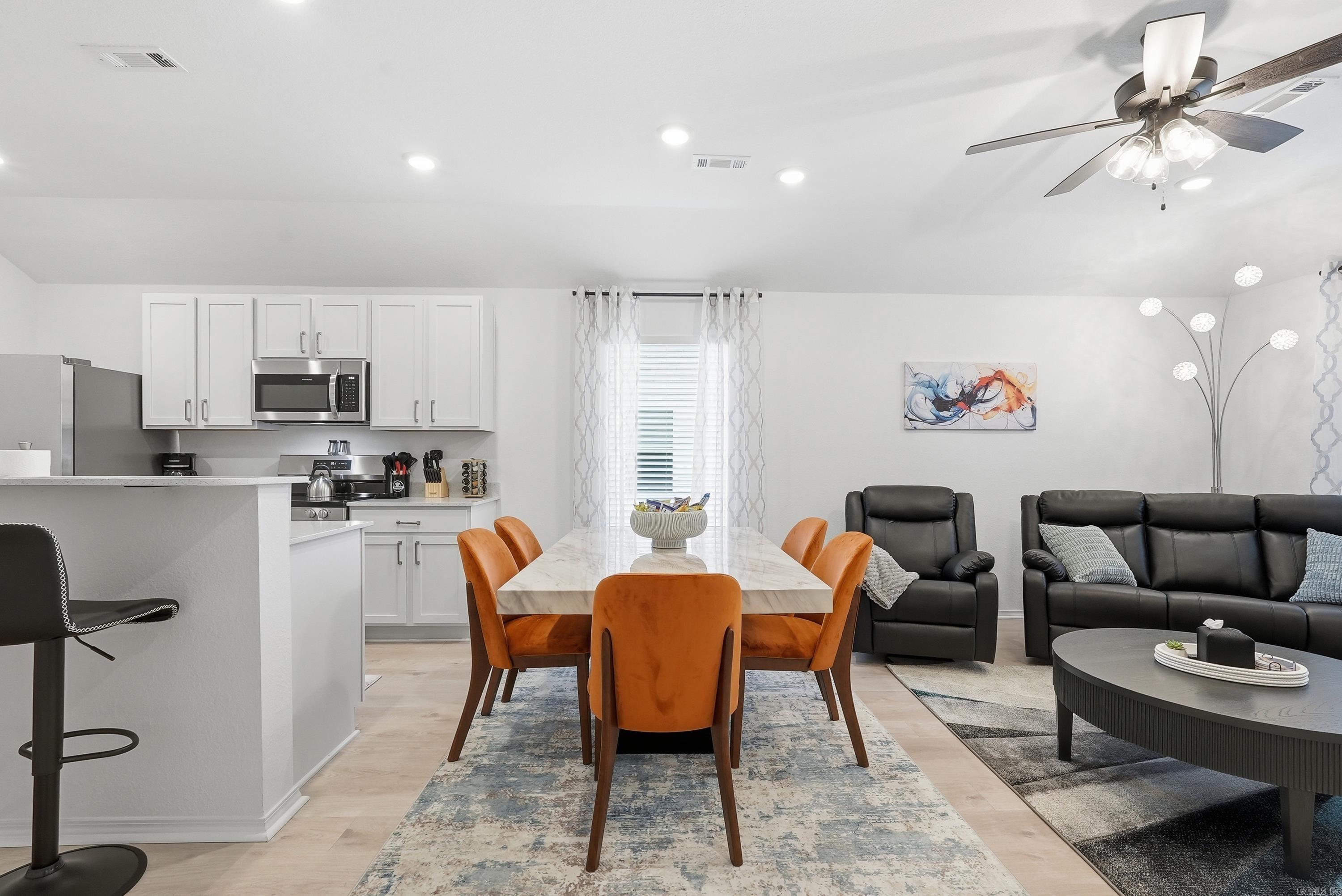 WHITE OAK CROSSING - Residential Lease