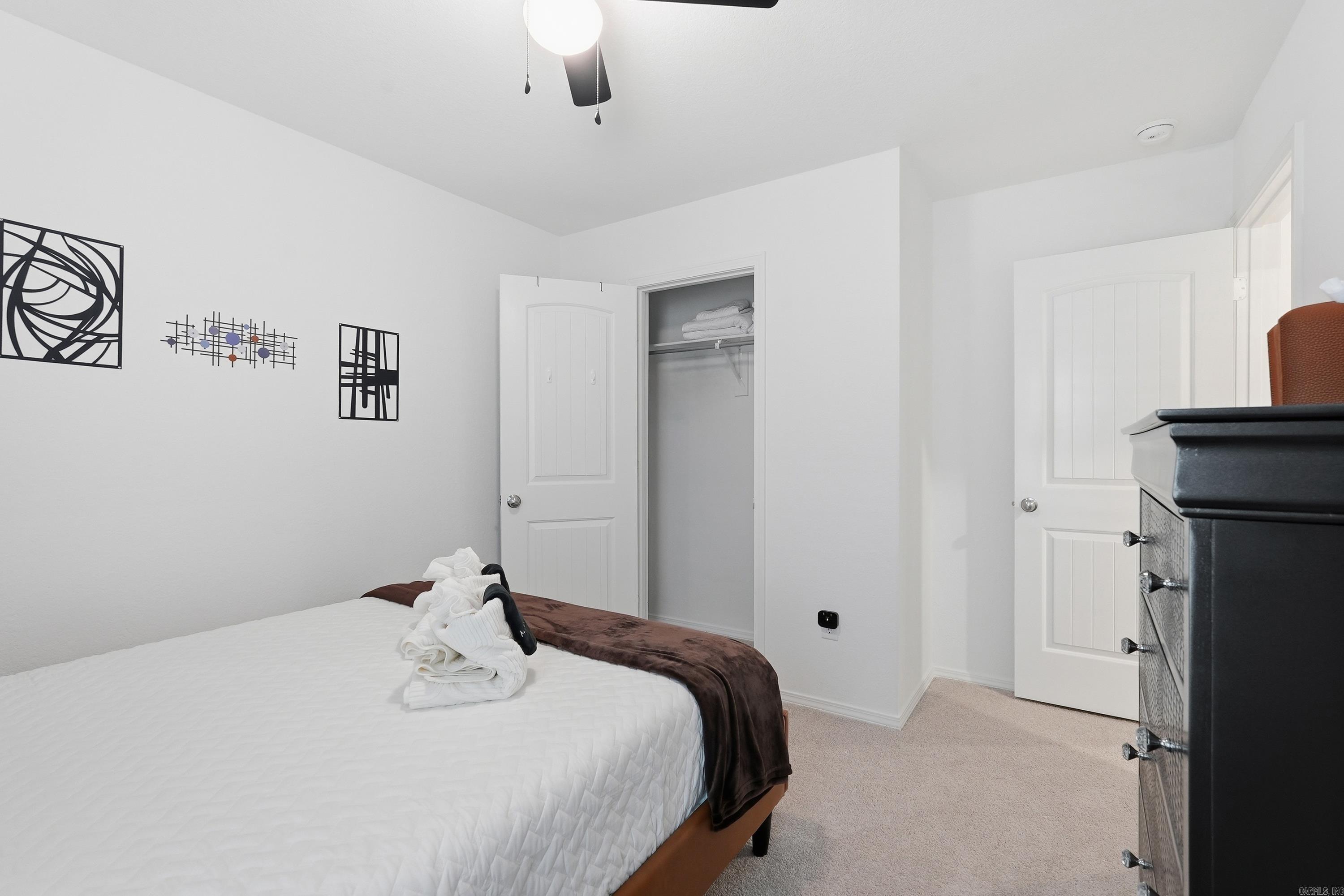 WHITE OAK CROSSING - Residential Lease